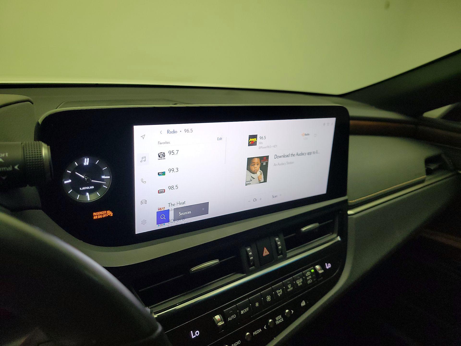 Thumbnail: 2023 Lexus ES - 15