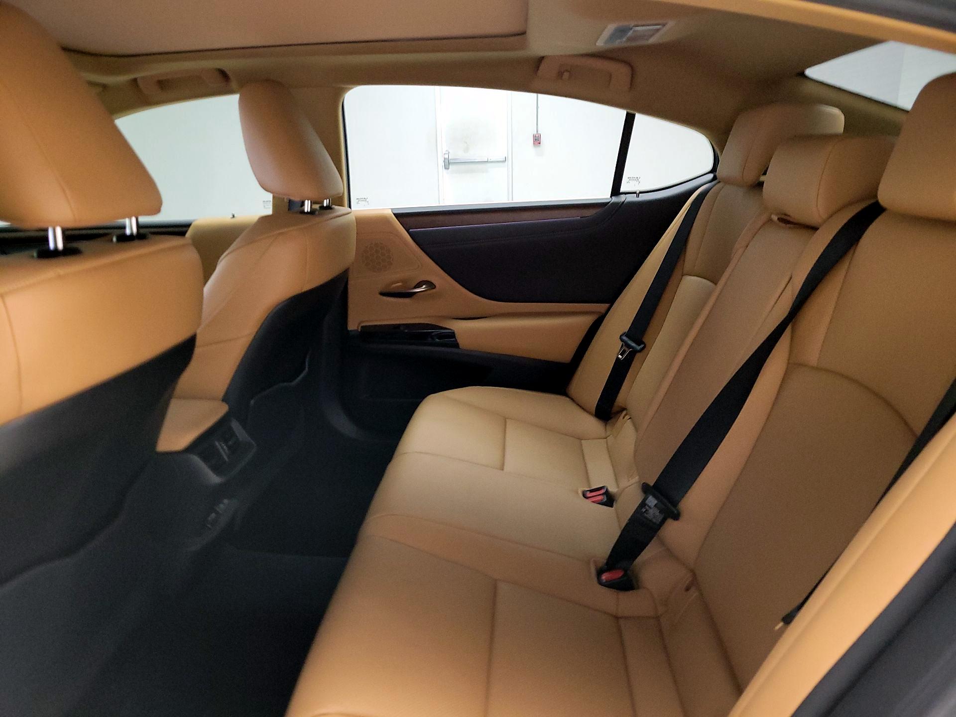 Thumbnail: 2023 Lexus ES - 18