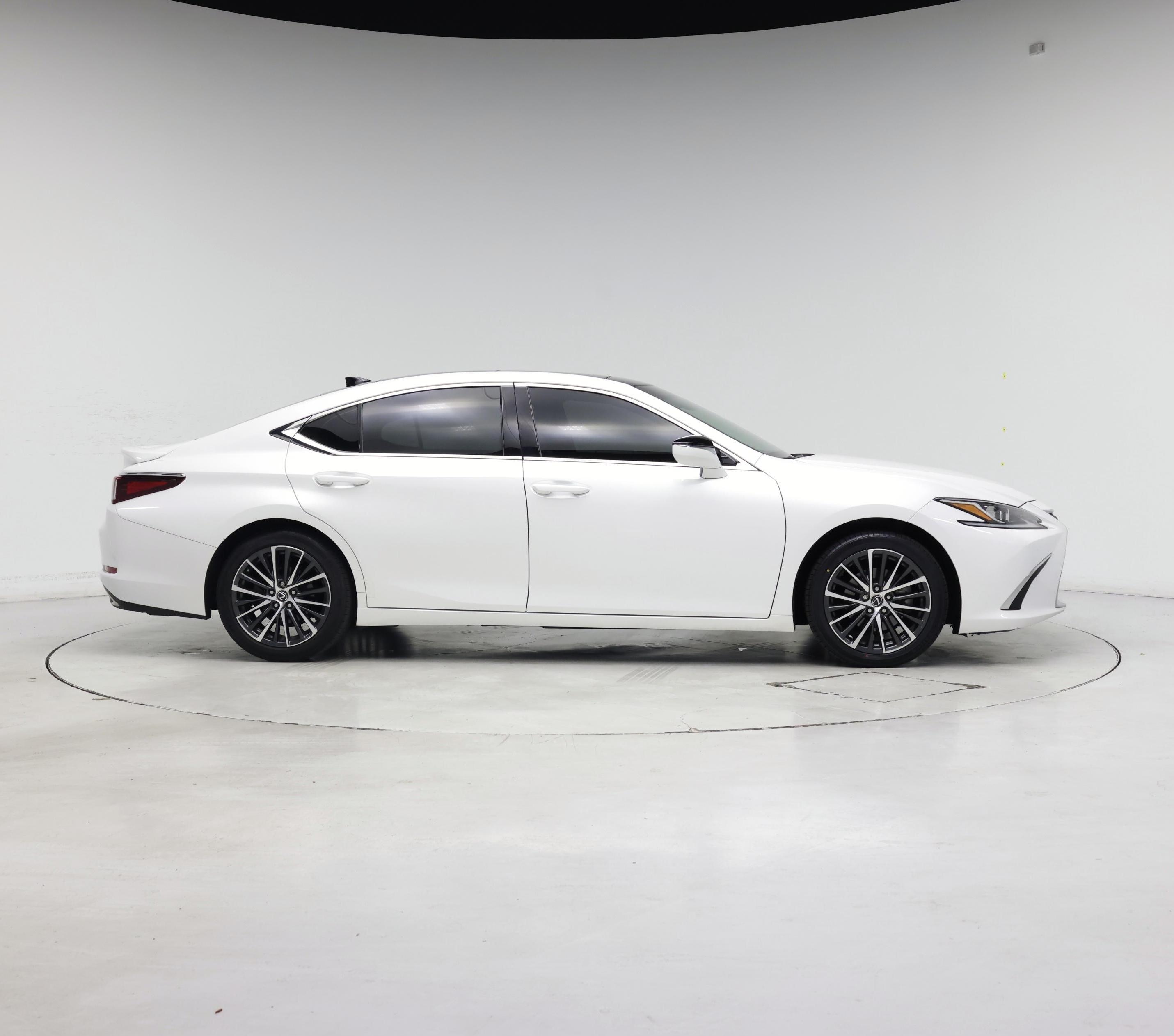 Thumbnail: 2023 Lexus ES - 7