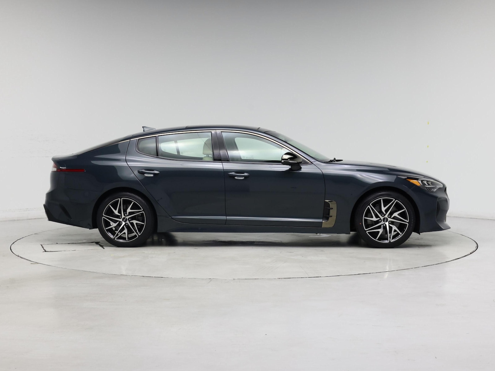 2022 Kia Stinger GT-Line - Photo 8