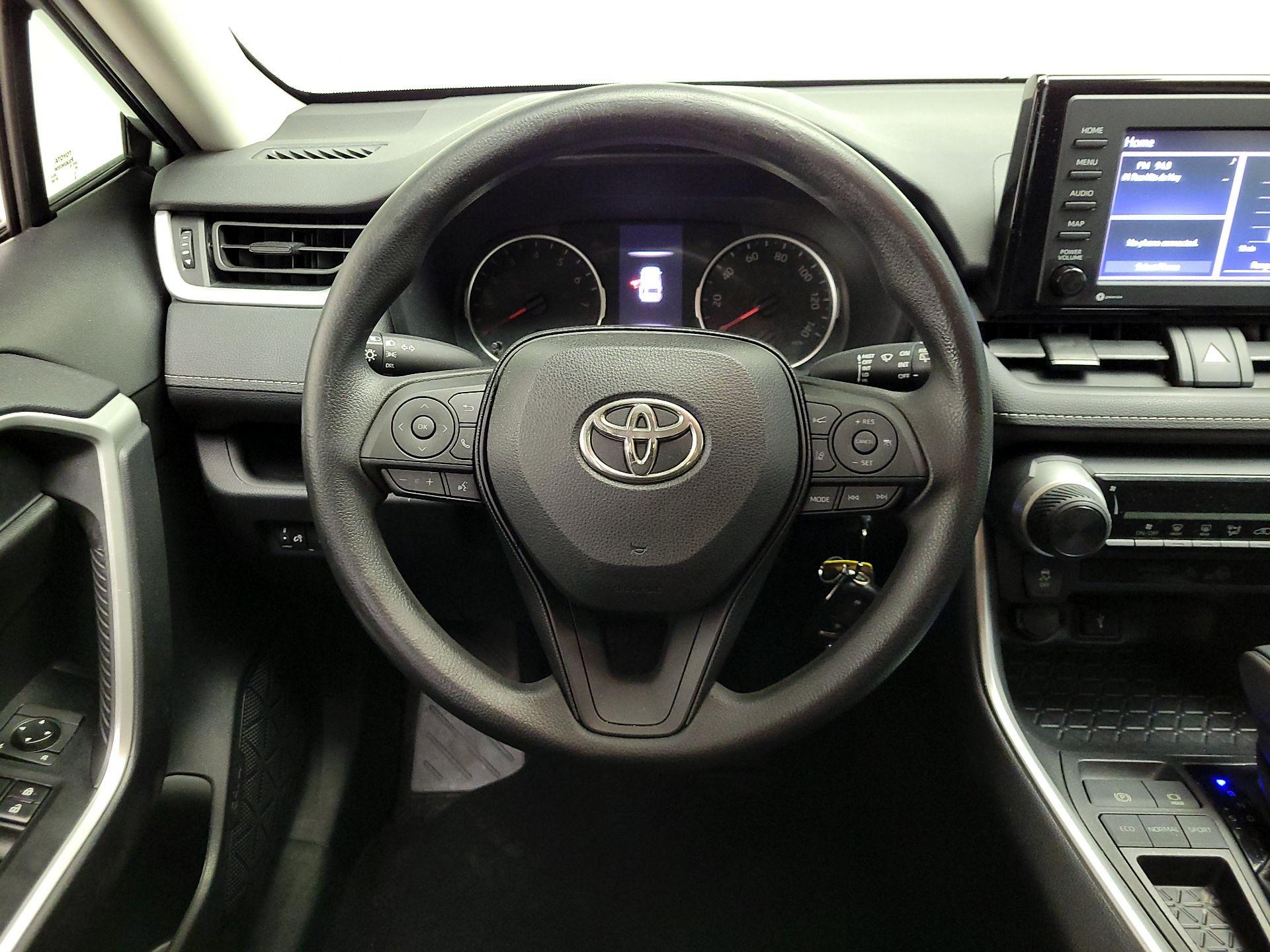 Thumbnail: 2020 Toyota RAV4 - 10
