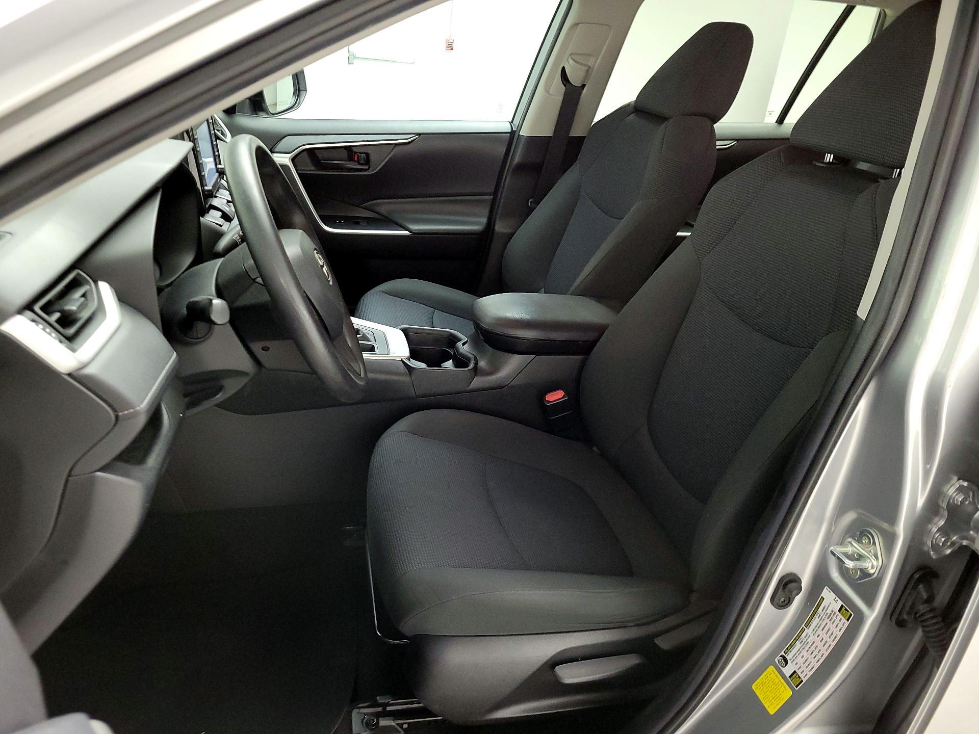 Thumbnail: 2020 Toyota RAV4 - 11