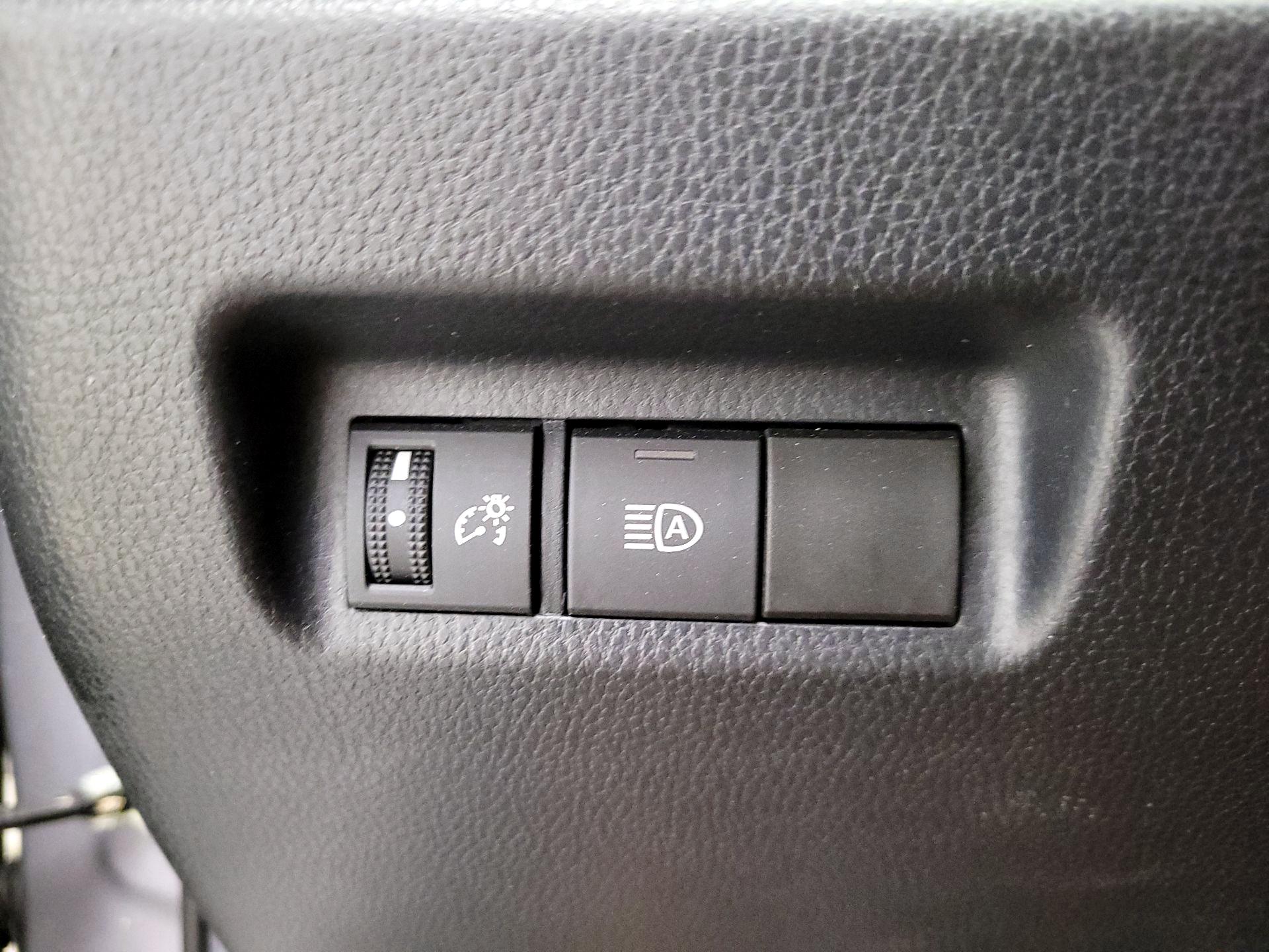 Thumbnail: 2020 Toyota RAV4 - 13