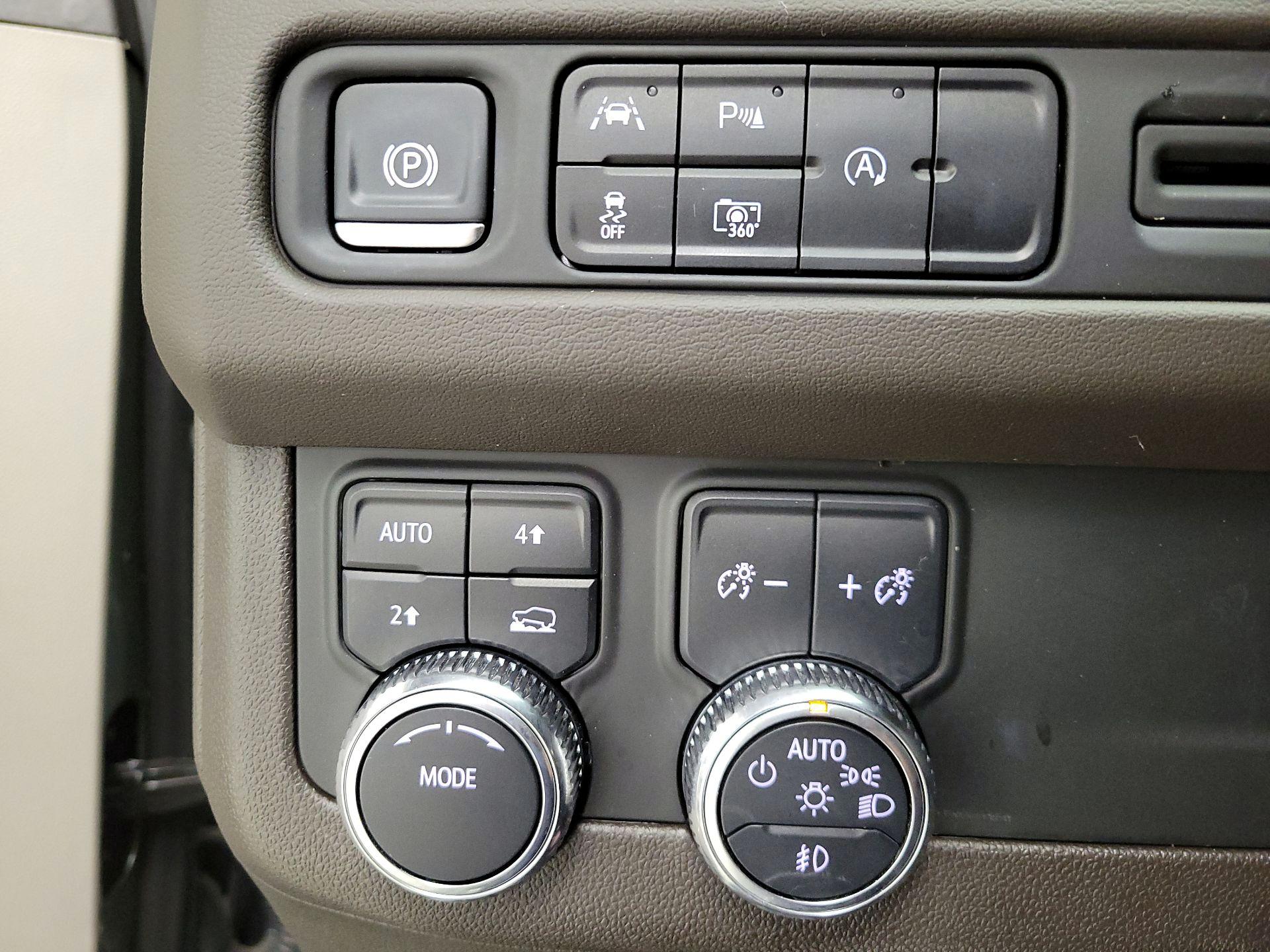 Thumbnail: 2024 GMC Yukon XL - 13