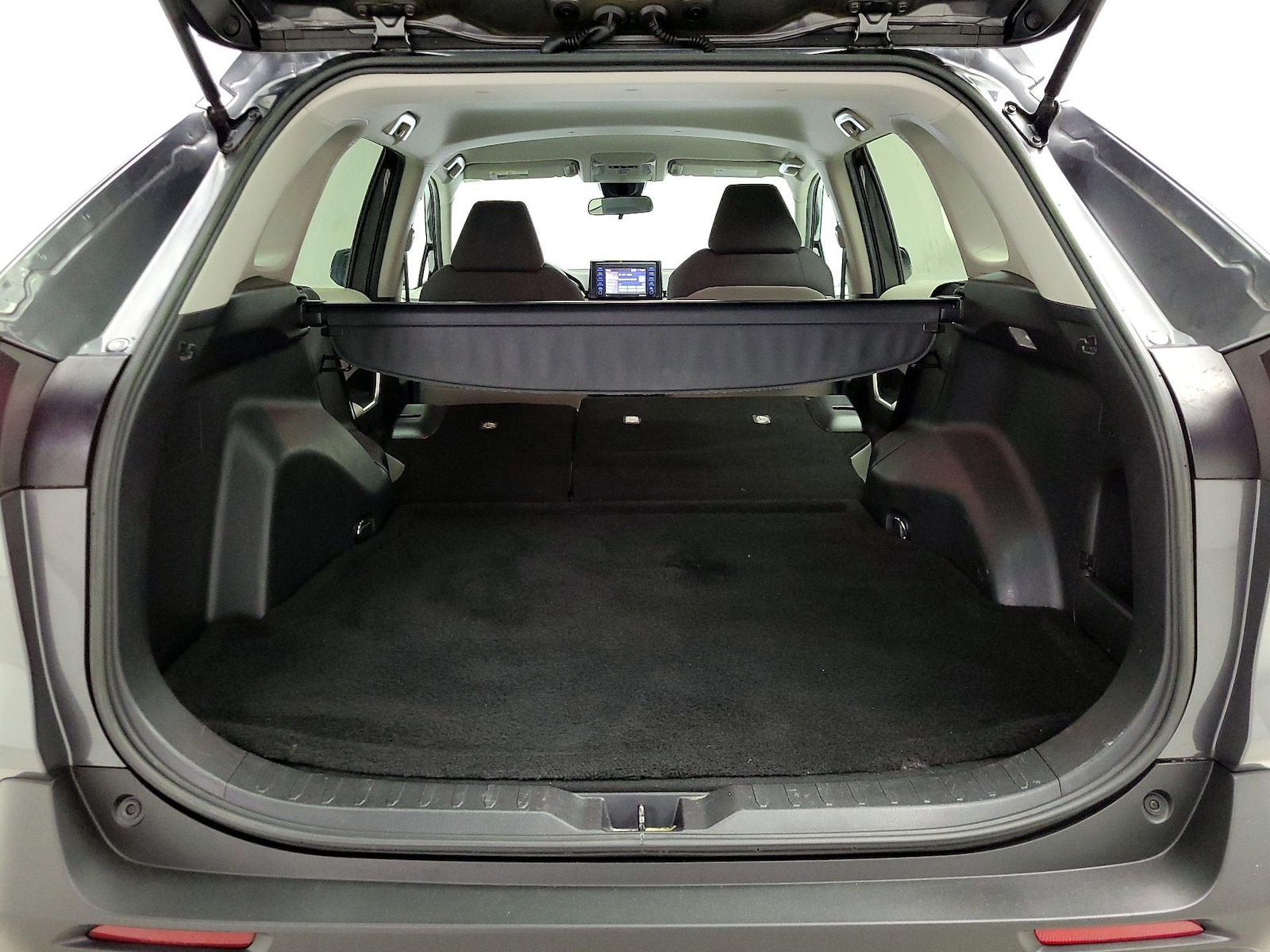 2020 Toyota RAV4 XLE - Photo 22