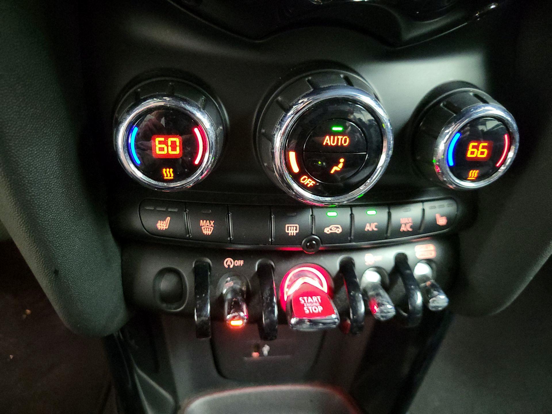 Thumbnail: 2019 MINI Cooper - 17