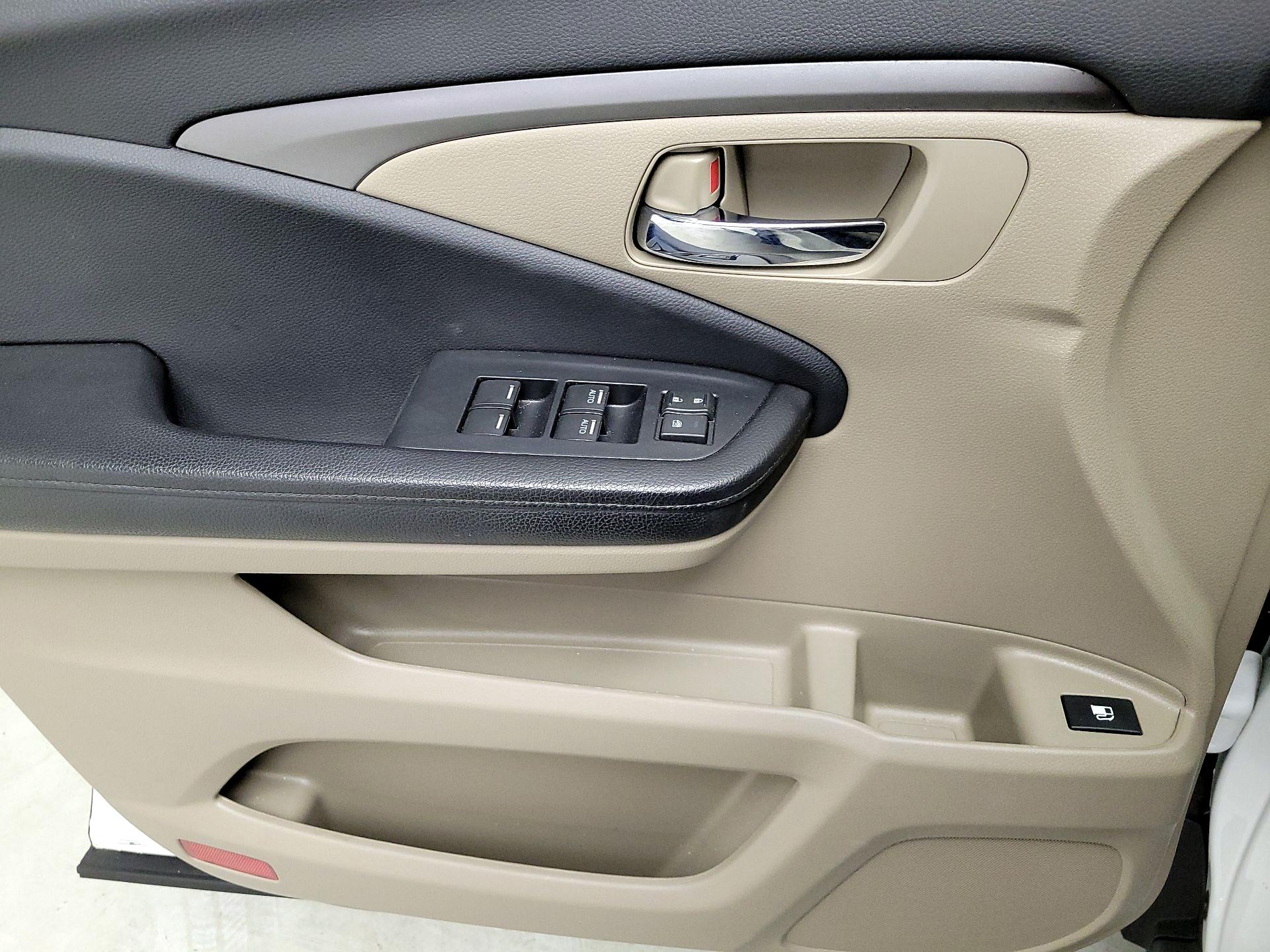 Thumbnail: 2021 Honda Pilot - 12