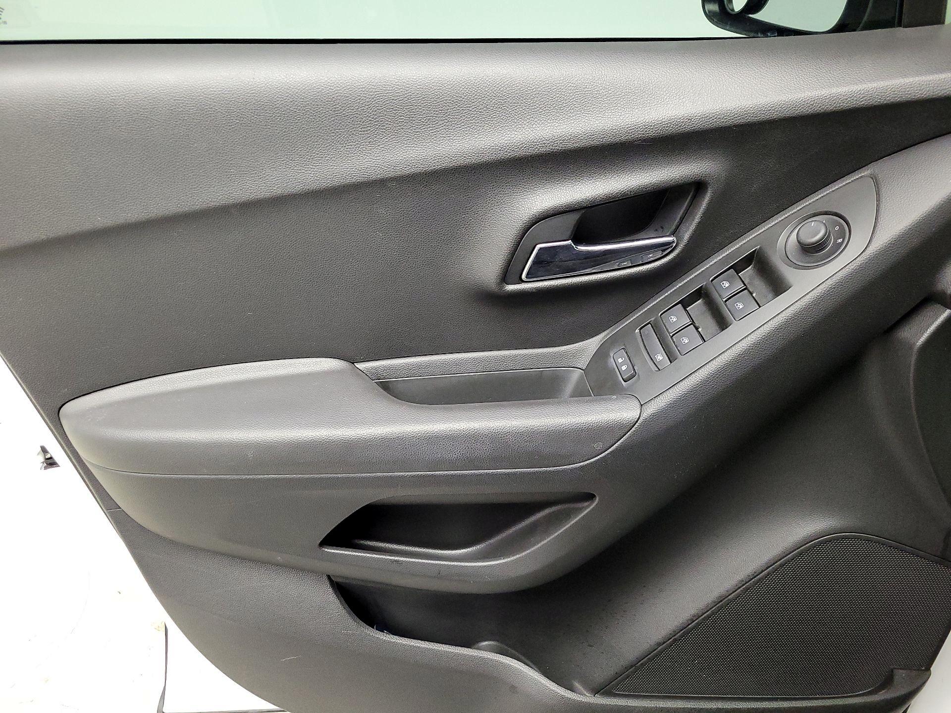 Thumbnail: 2020 Chevrolet Trax - 12