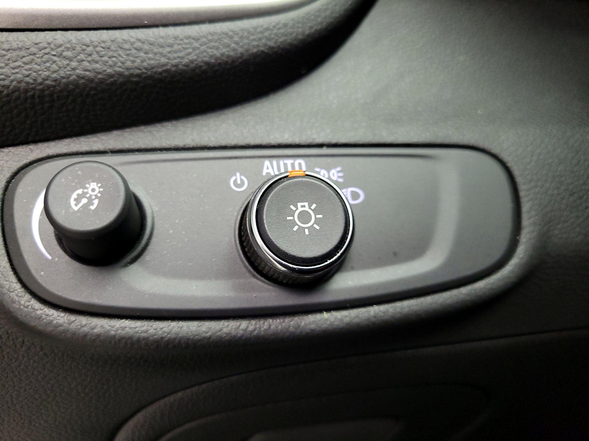 Thumbnail: 2020 Chevrolet Trax - 13