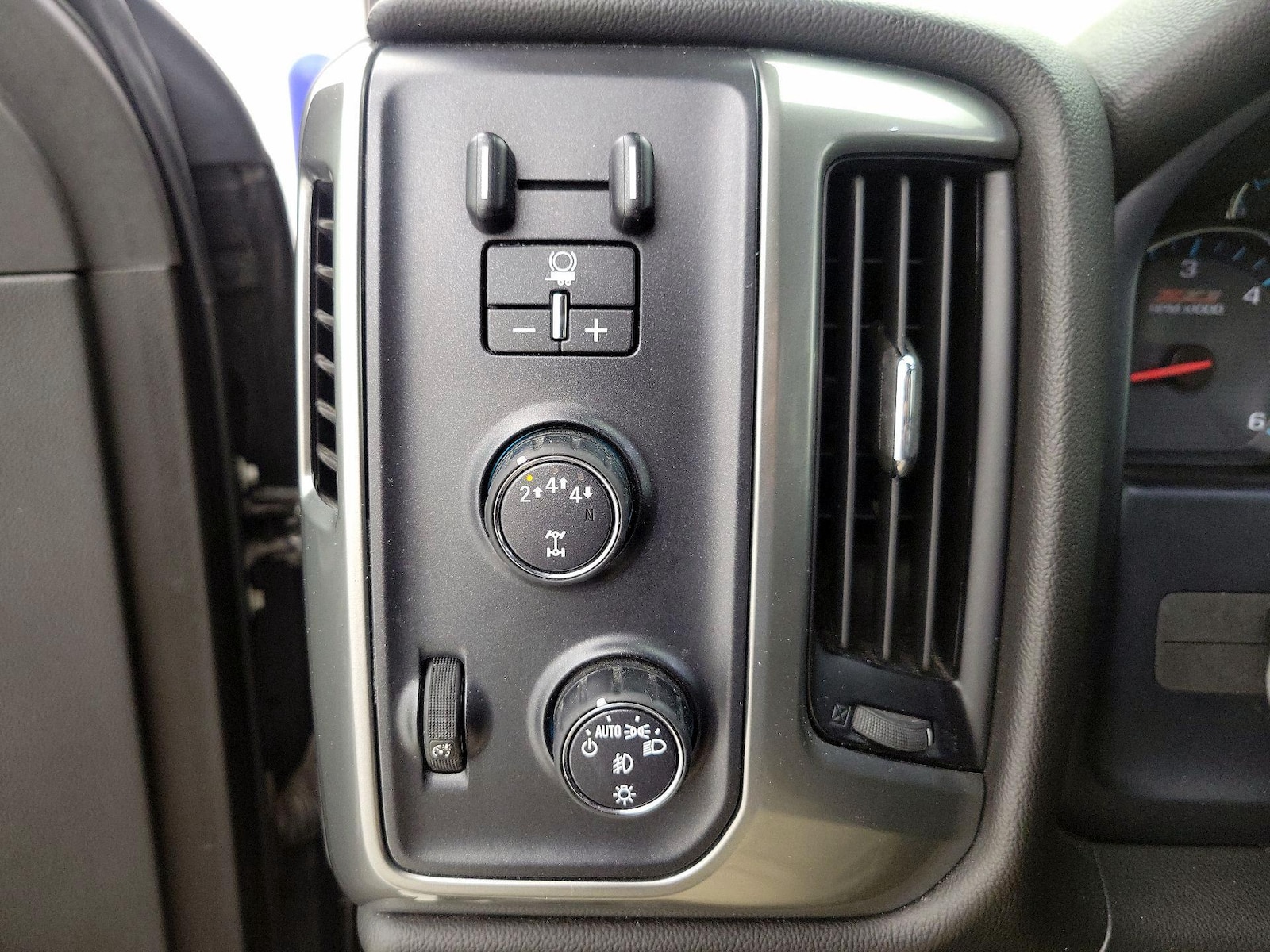 2018 Chevrolet Silverado 2500HD LT - Photo 14