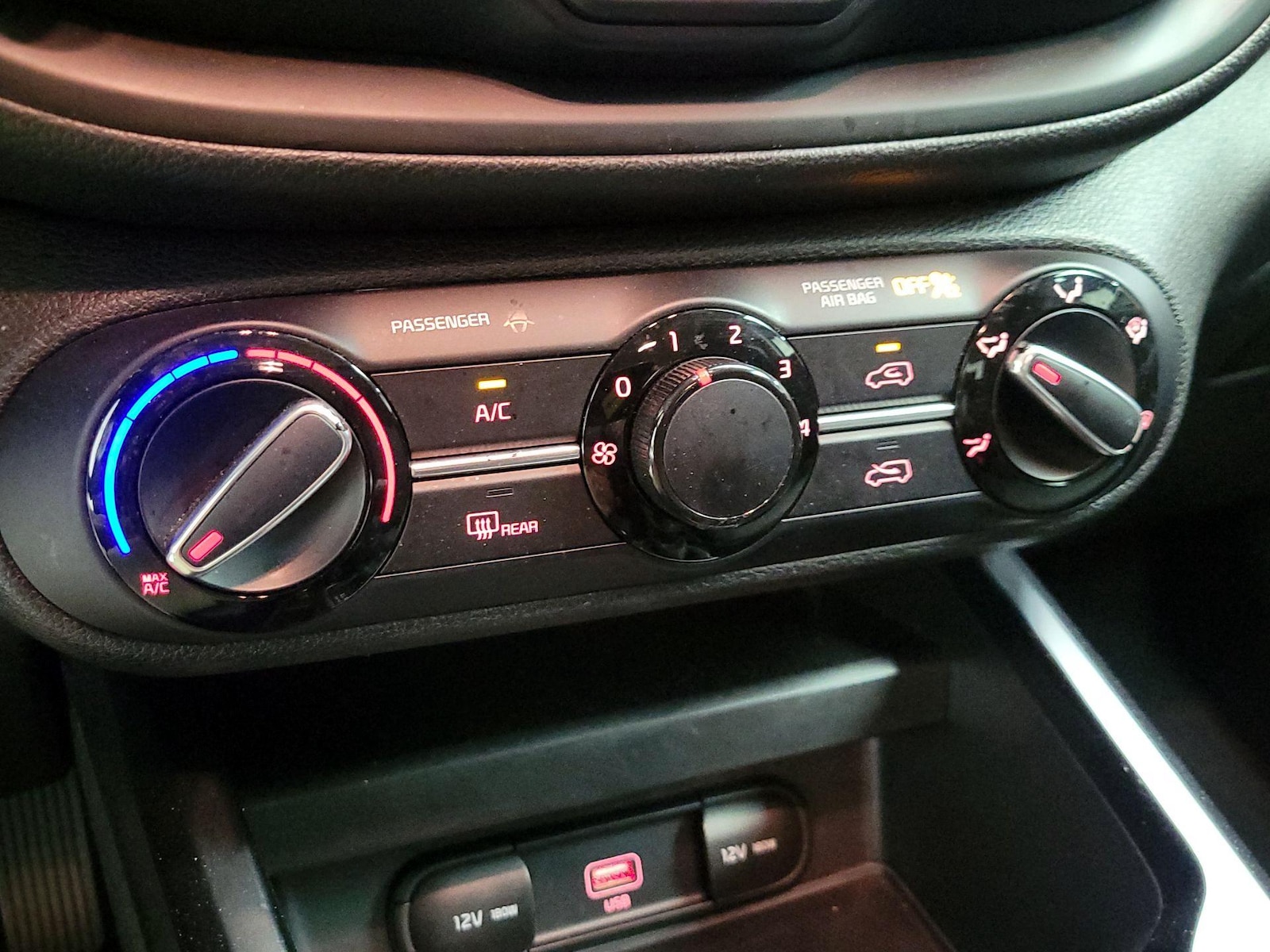 2020 Kia Soul LX - Photo 17