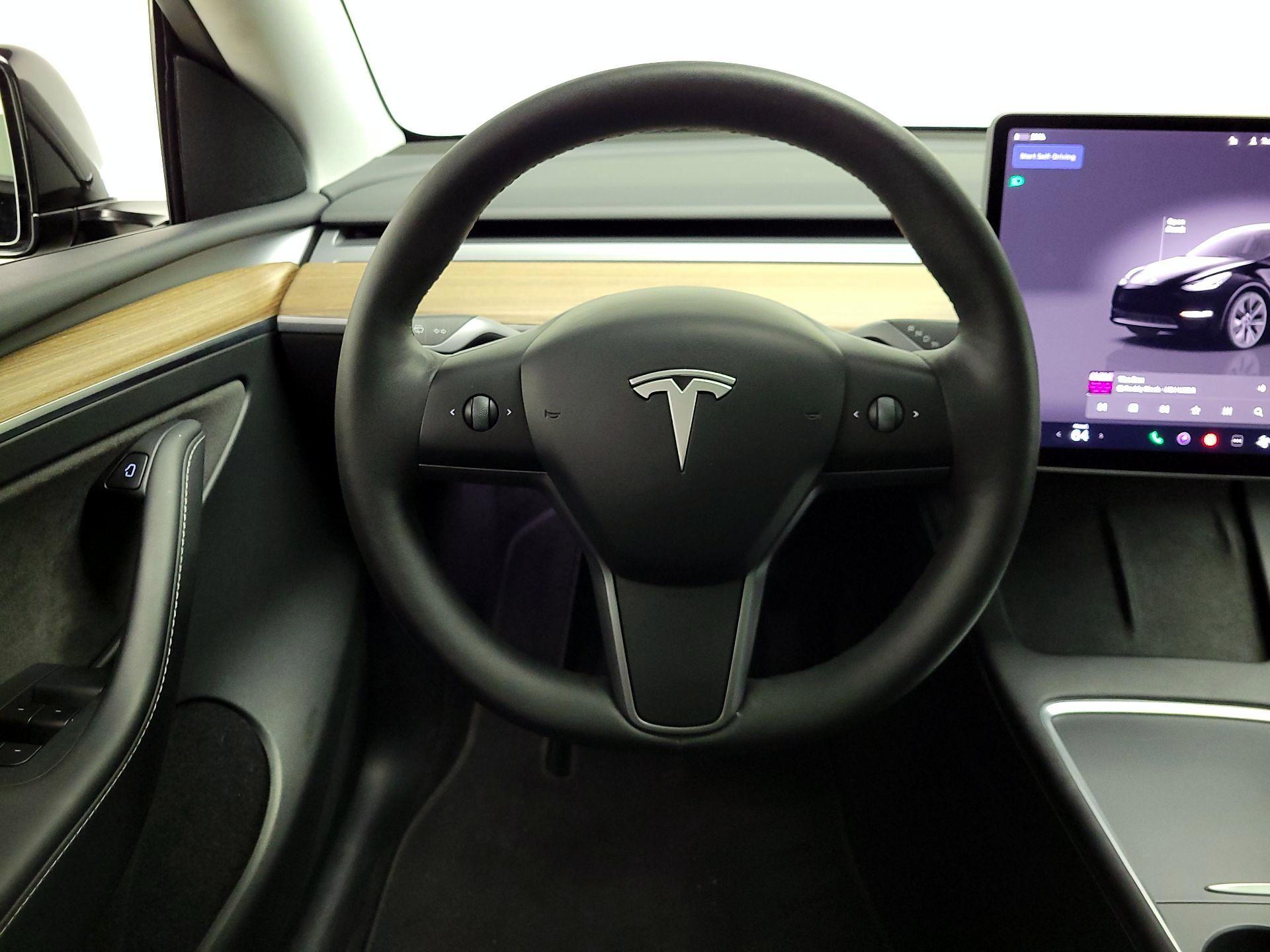 Thumbnail: 2025 Tesla Model Y - 10