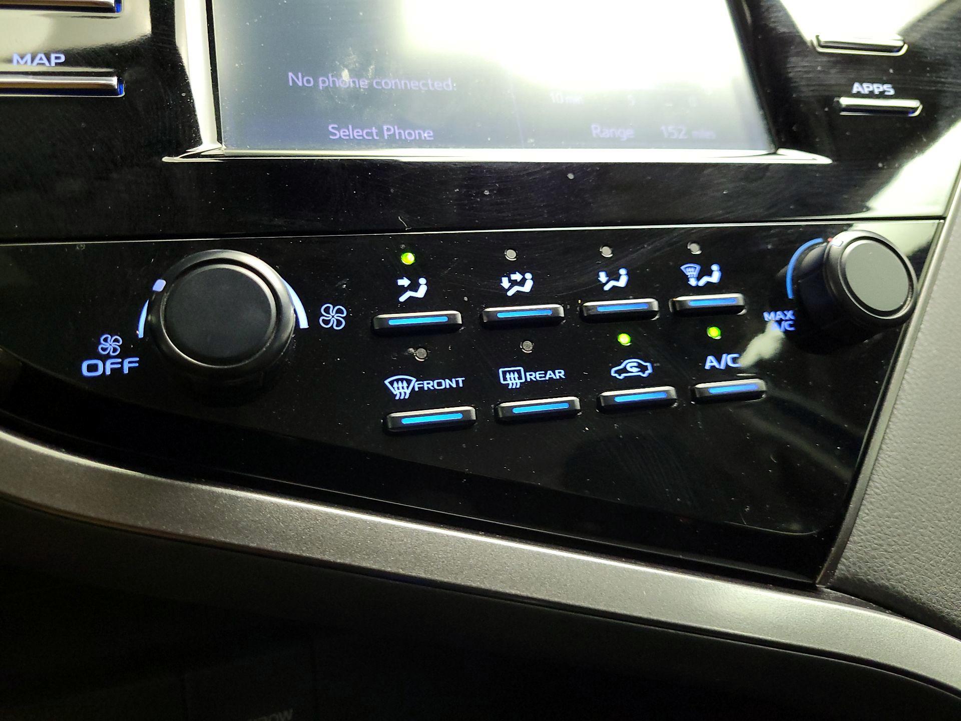 Thumbnail: 2019 Toyota Camry - 16