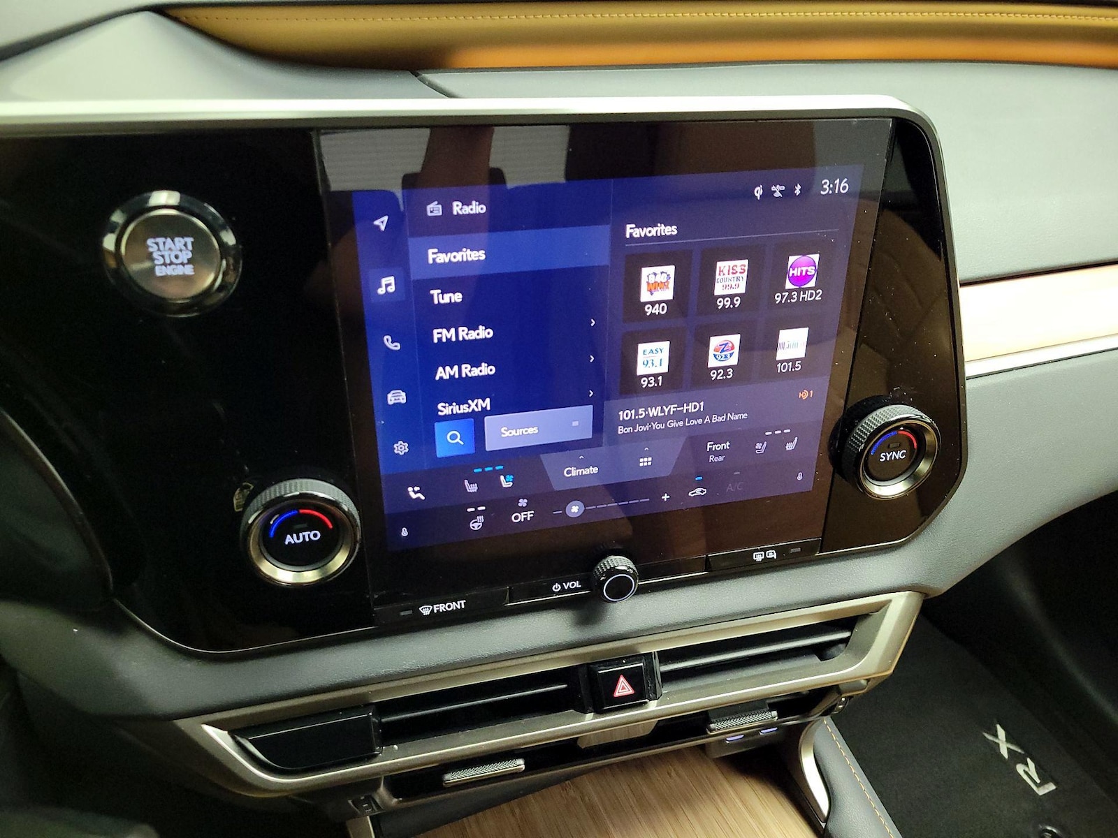 2023 Lexus RX 350 - Photo 16