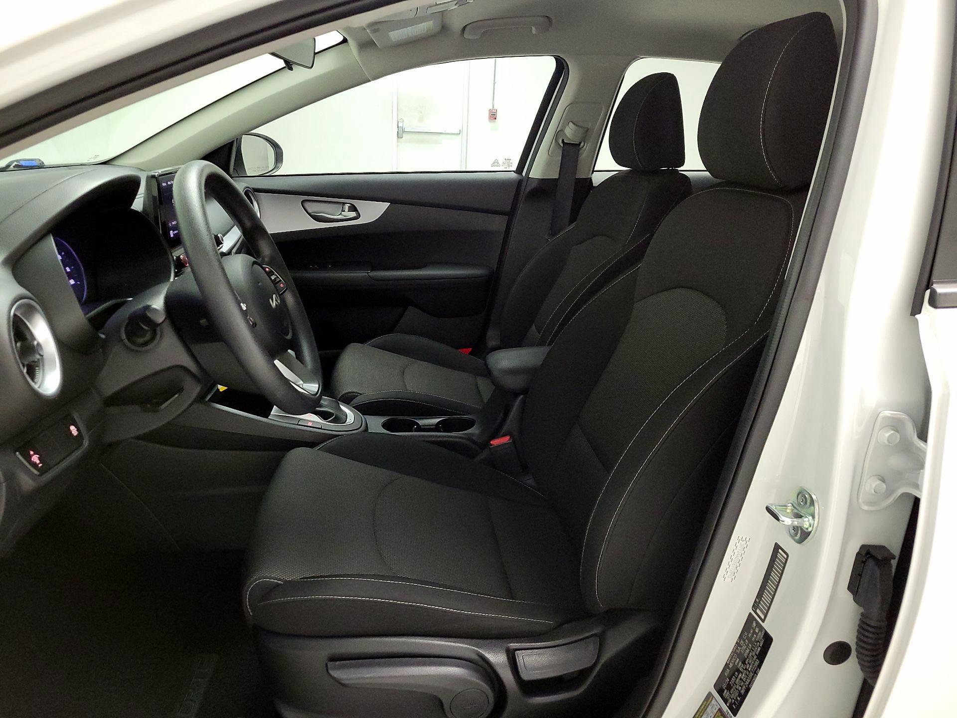 Thumbnail: 2024 Kia Forte - 11