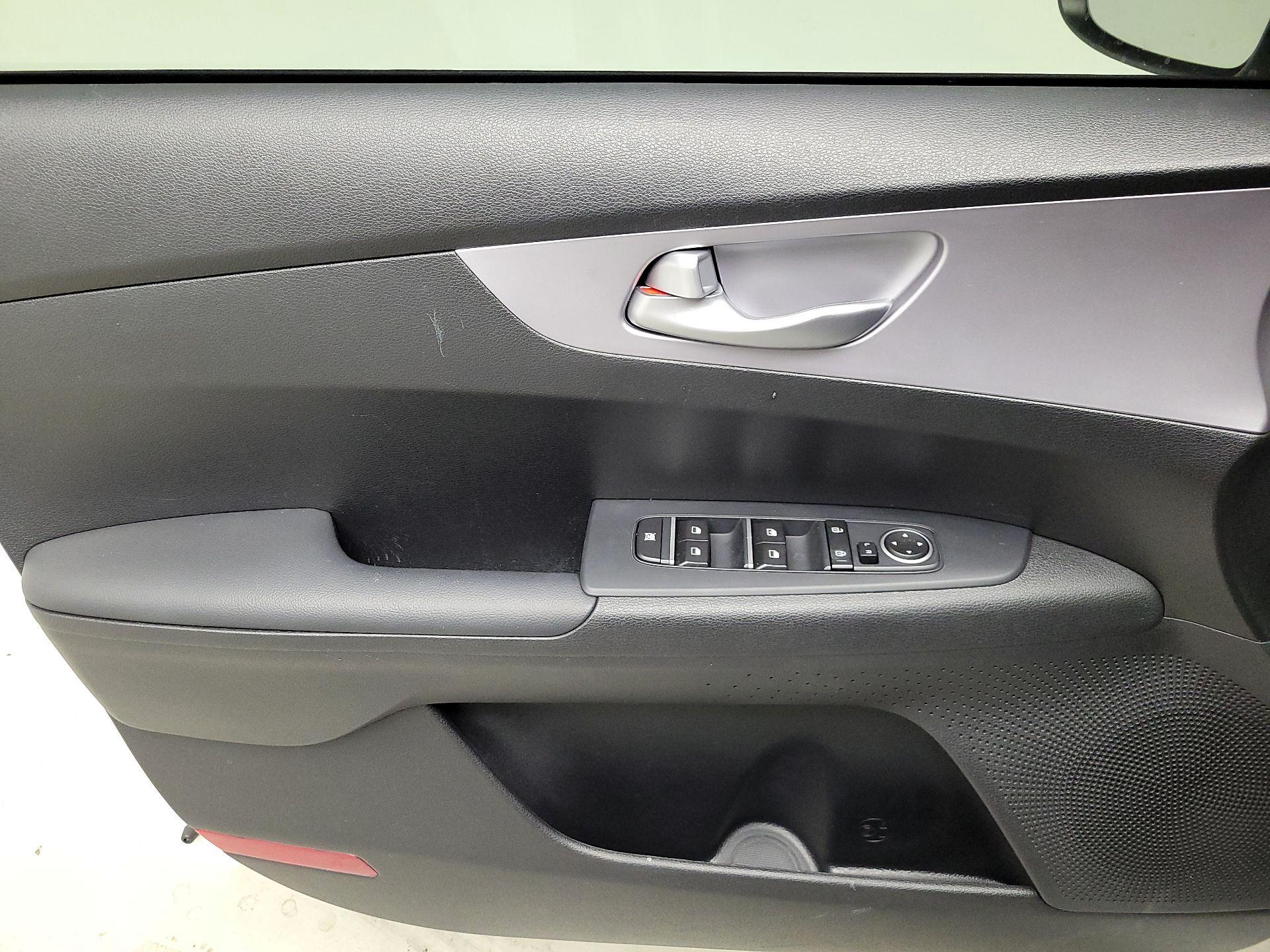 Thumbnail: 2024 Kia Forte - 12
