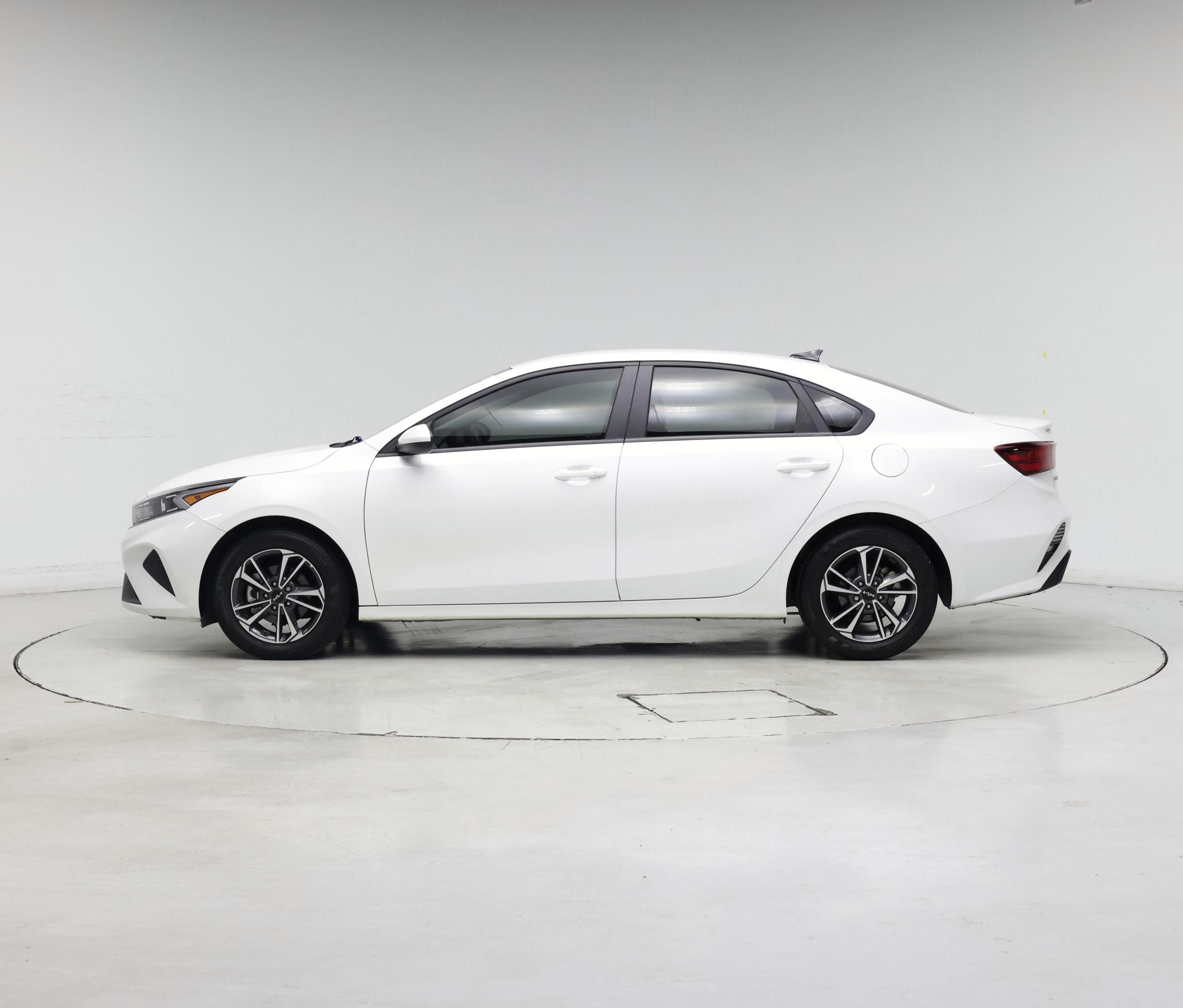 Thumbnail: 2024 Kia Forte - 3