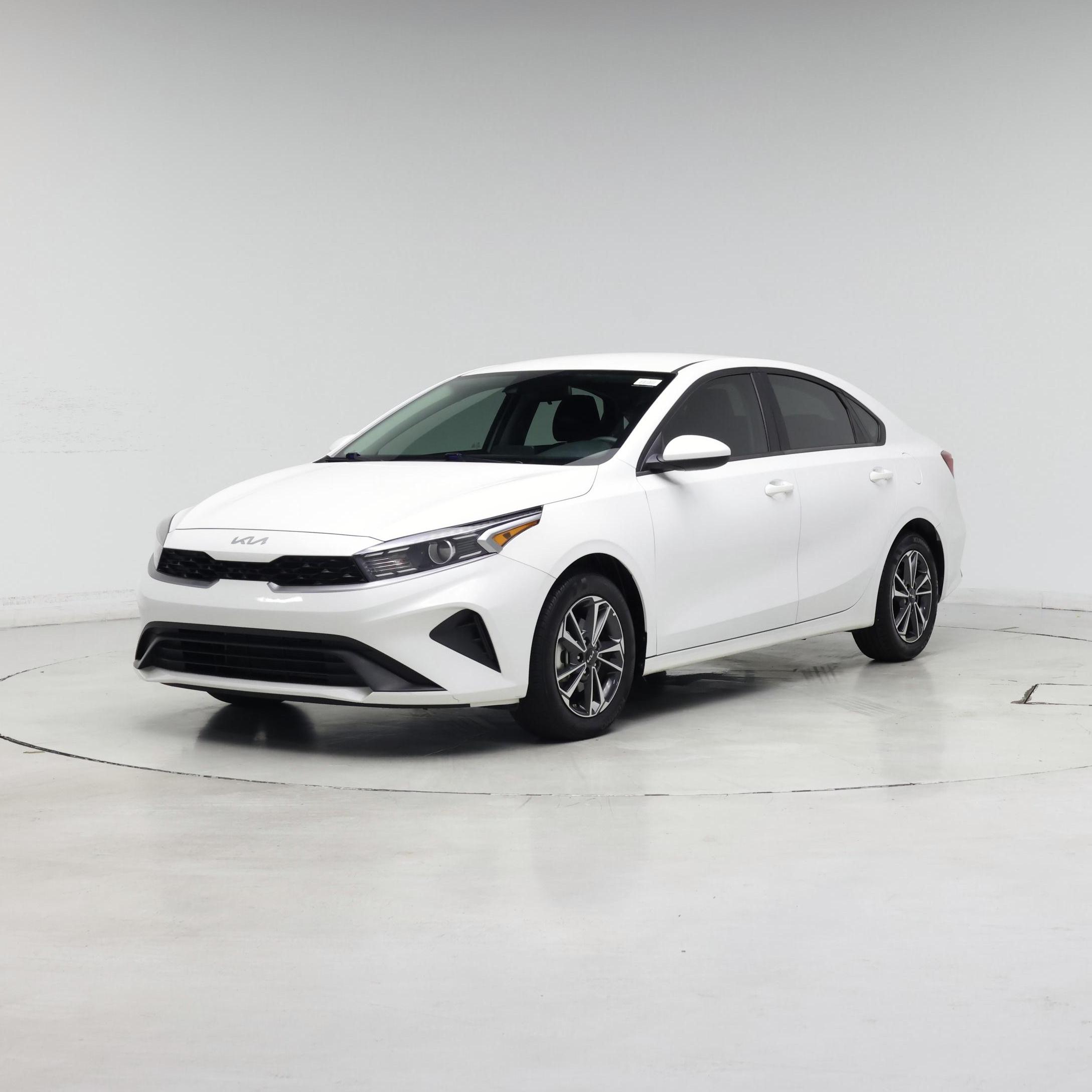 Thumbnail: 2024 Kia Forte - 4