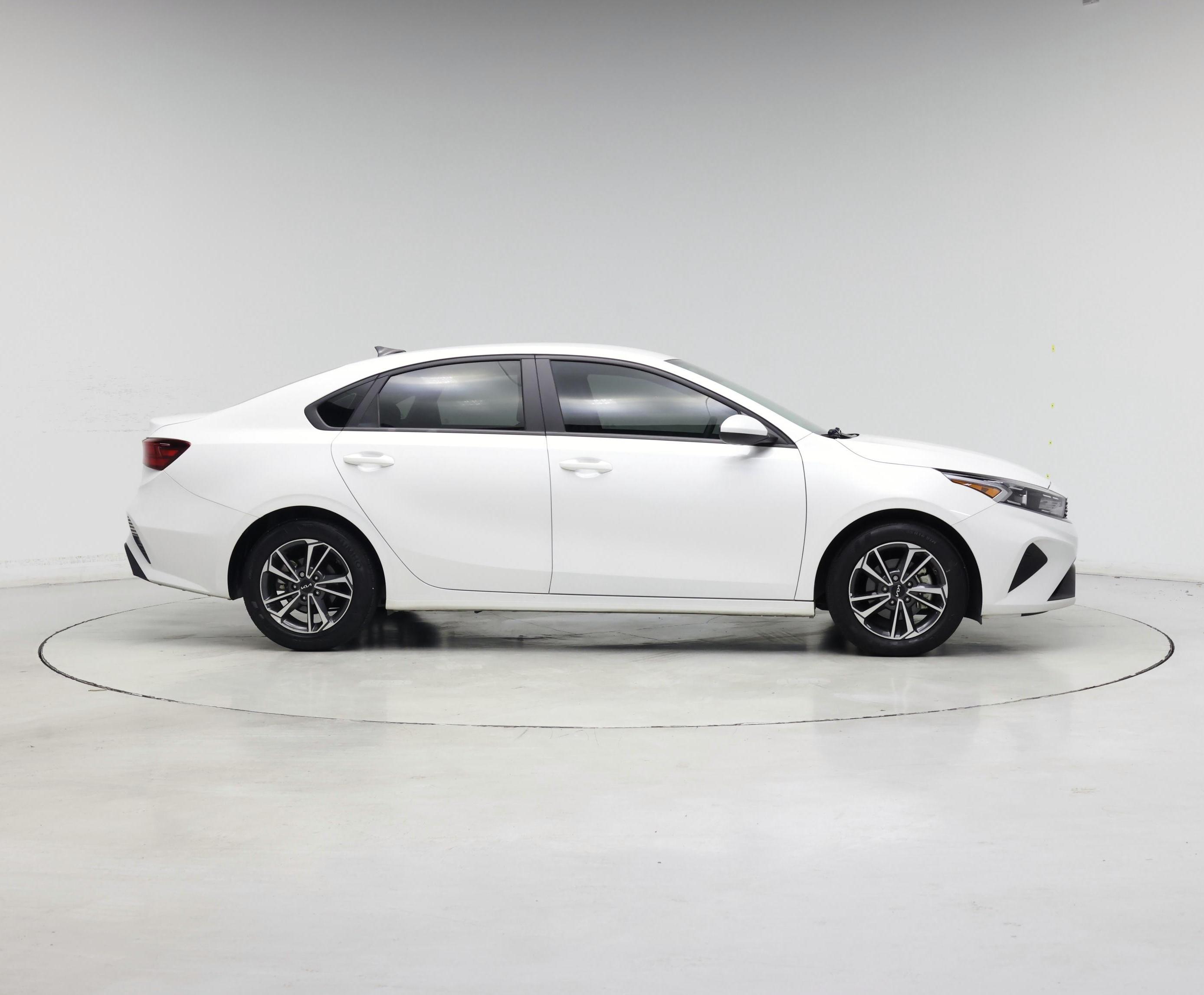 Thumbnail: 2024 Kia Forte - 7