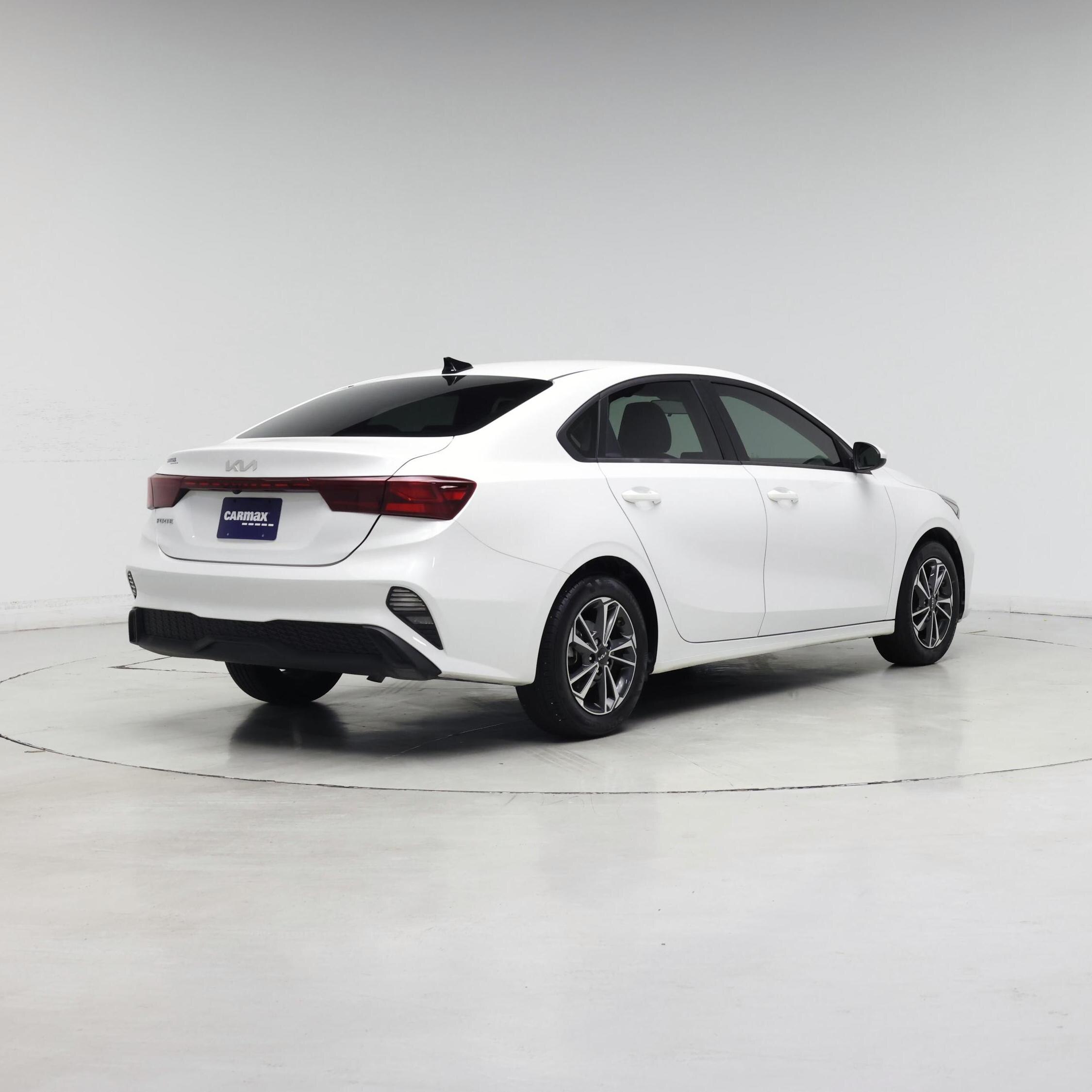 Thumbnail: 2024 Kia Forte - 8