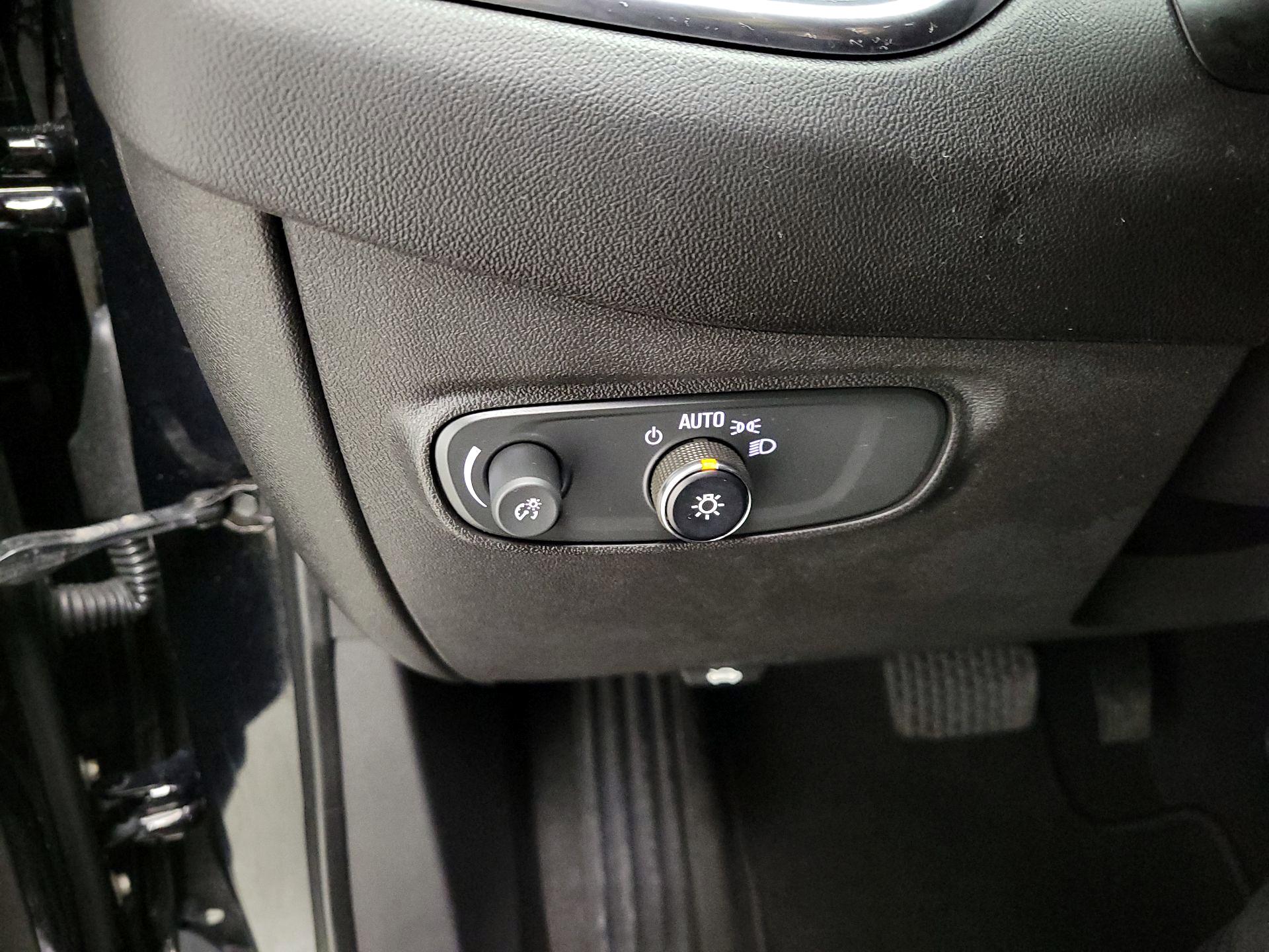 Thumbnail: 2020 Chevrolet Equinox - 13