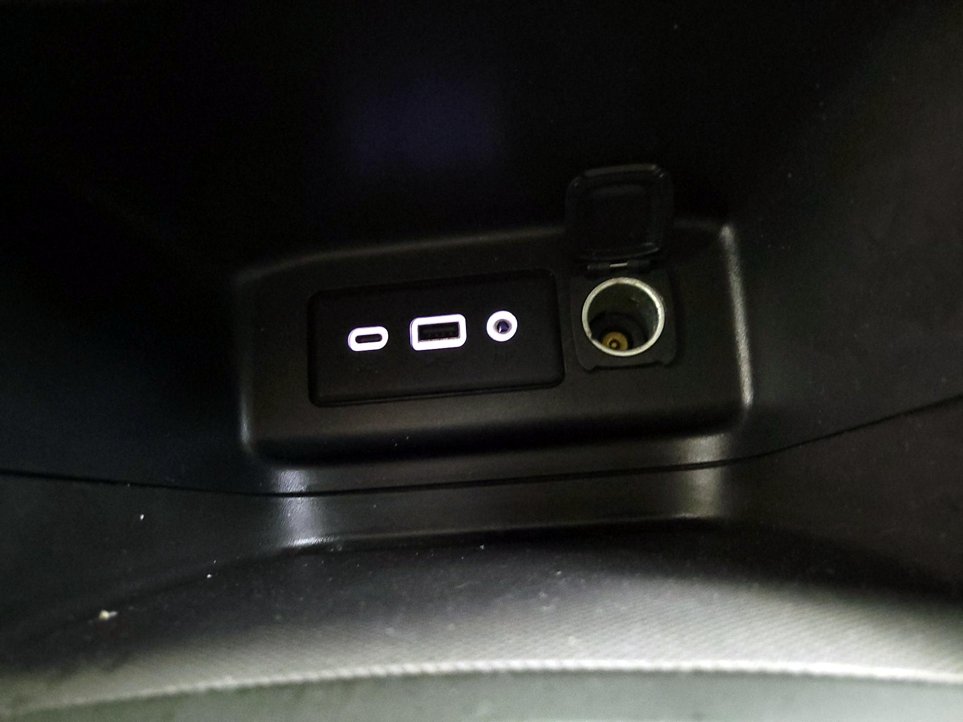 Thumbnail: 2020 Chevrolet Equinox - 18