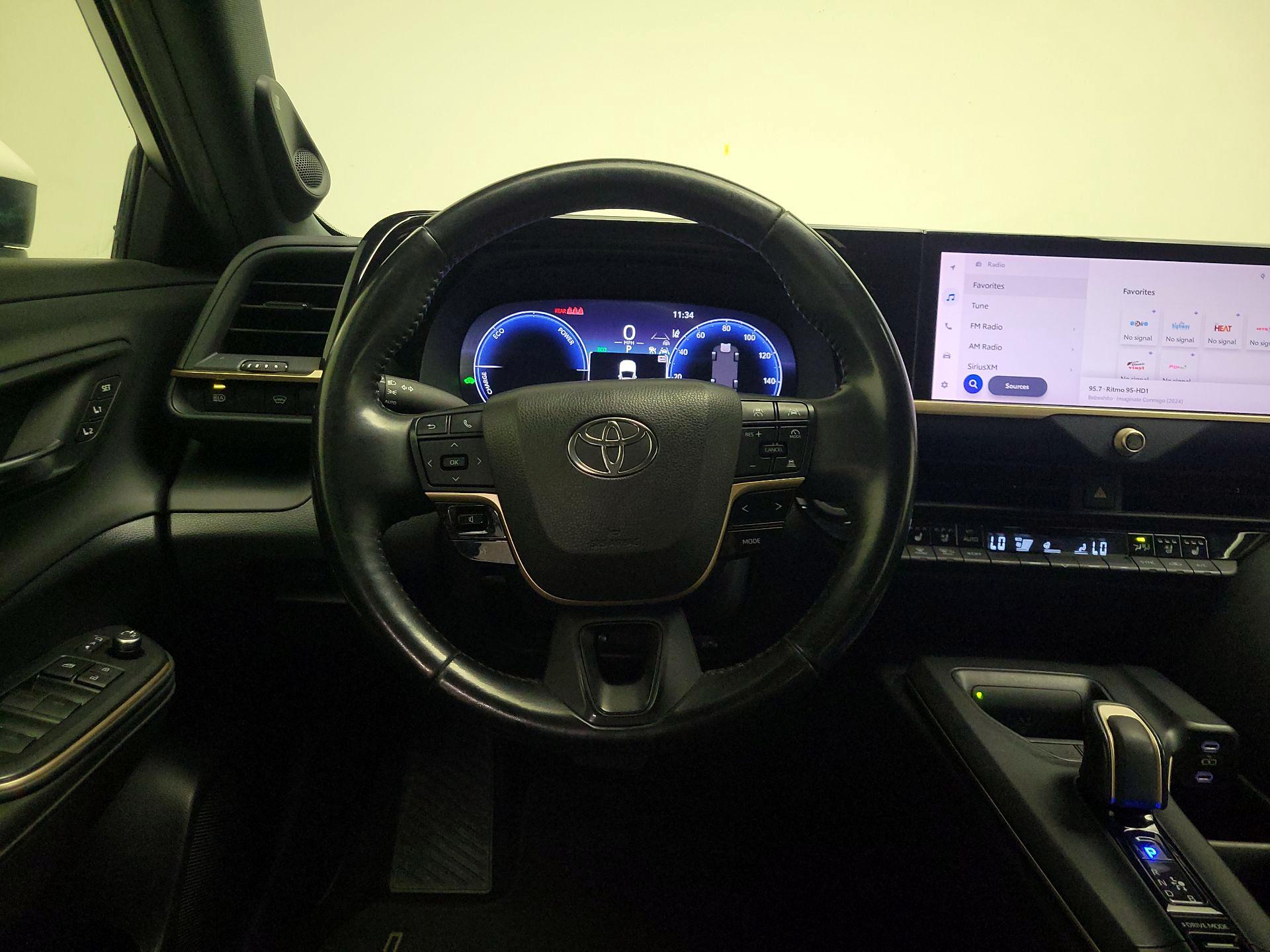 Thumbnail: 2023 Toyota Crown - 10