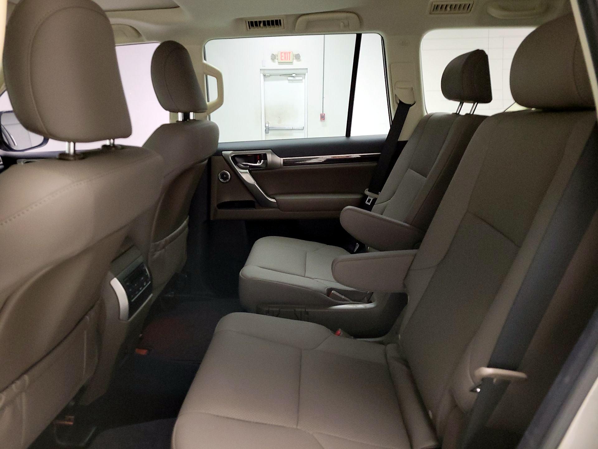Thumbnail: 2023 Lexus GX - 19
