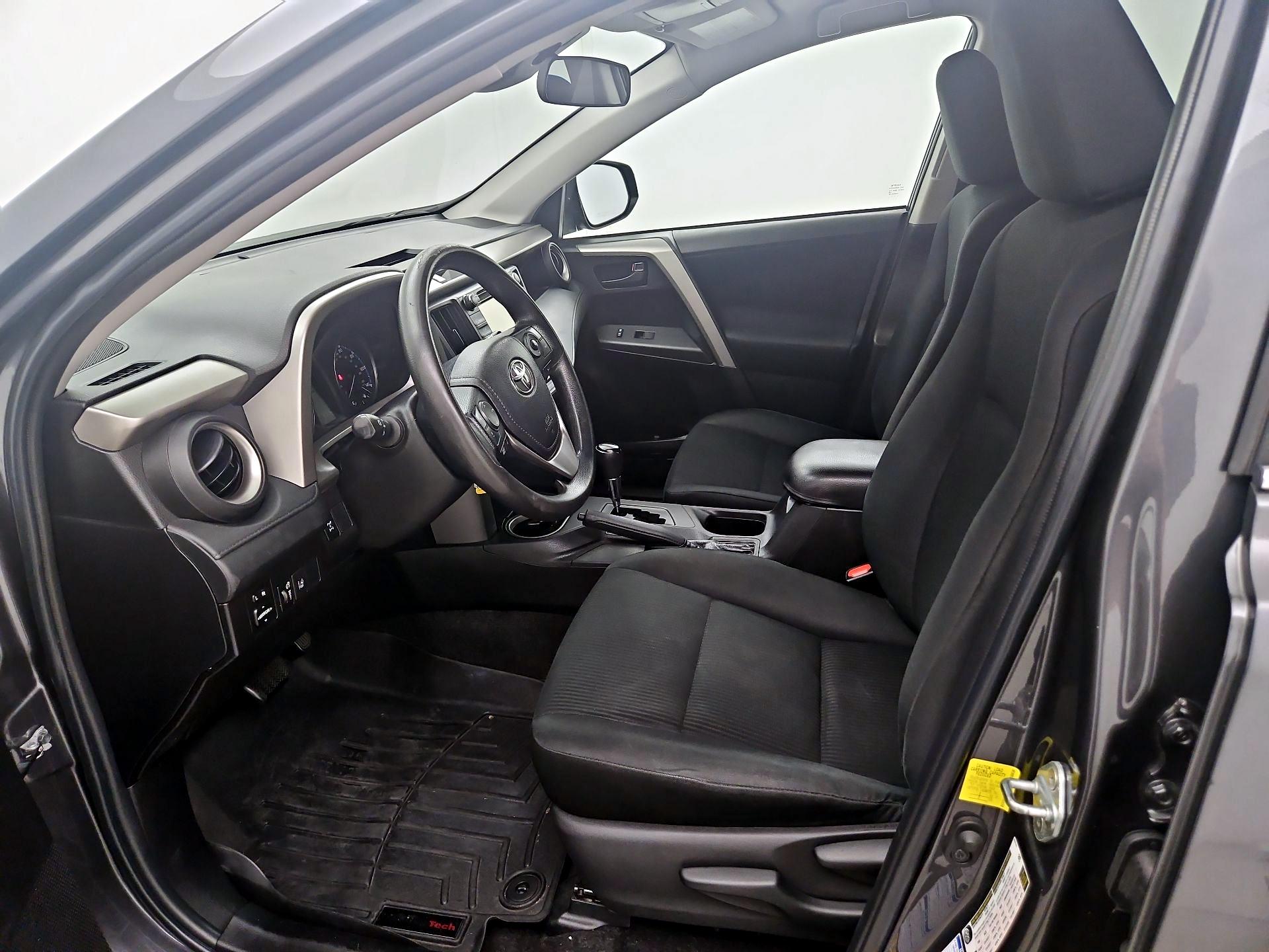 Thumbnail: 2018 Toyota RAV4 - 11