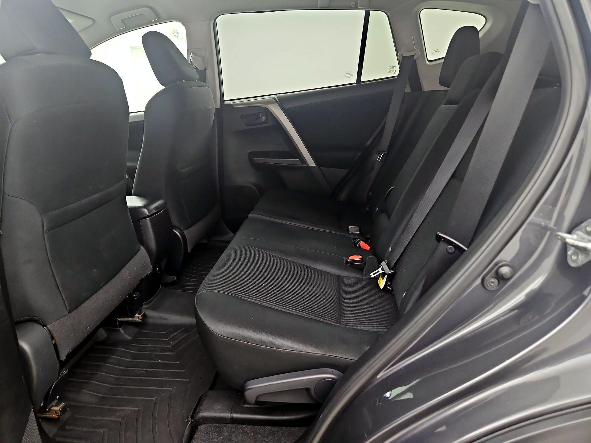 Thumbnail: 2018 Toyota RAV4 - 19