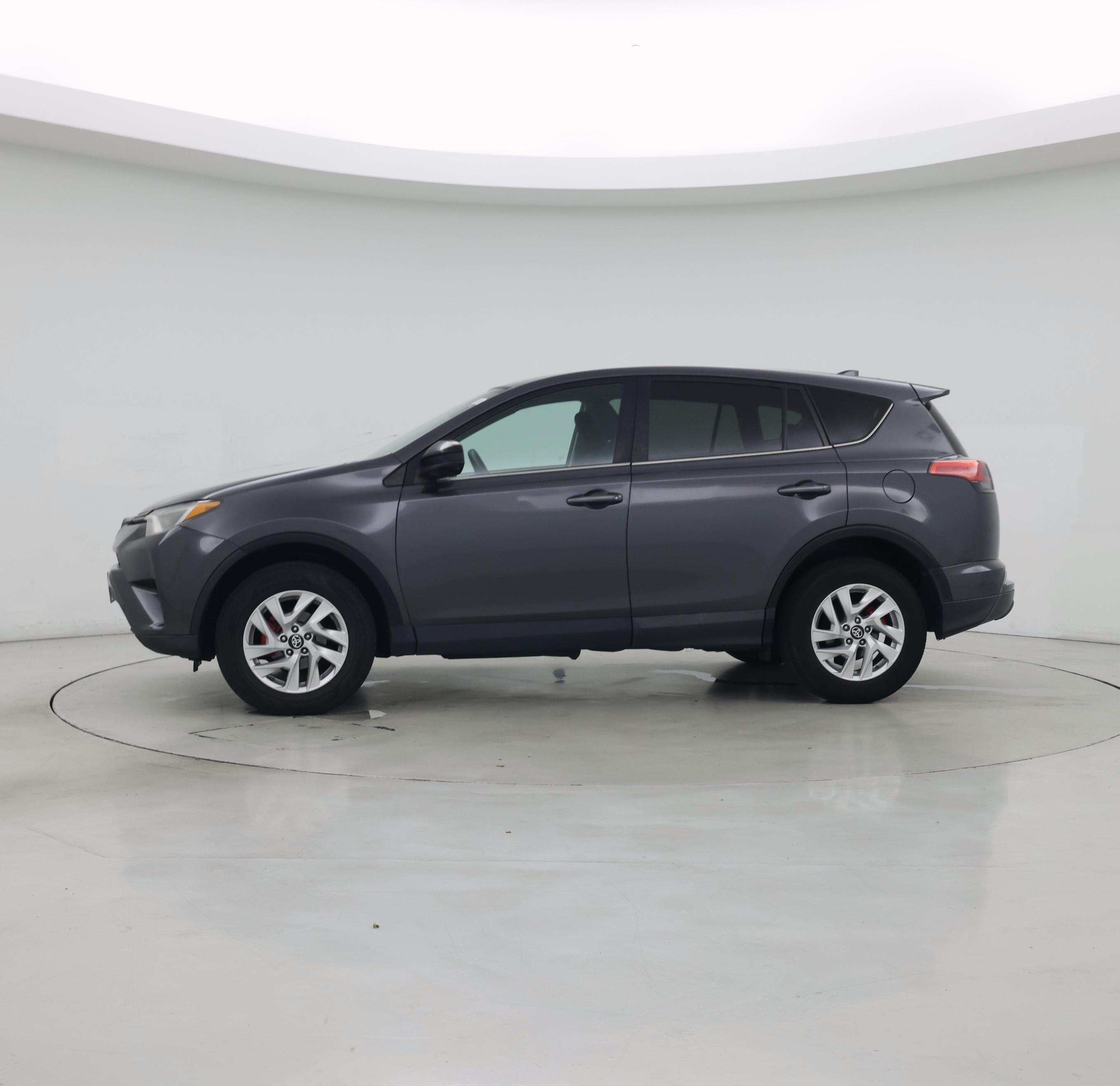 Thumbnail: 2018 Toyota RAV4 - 3