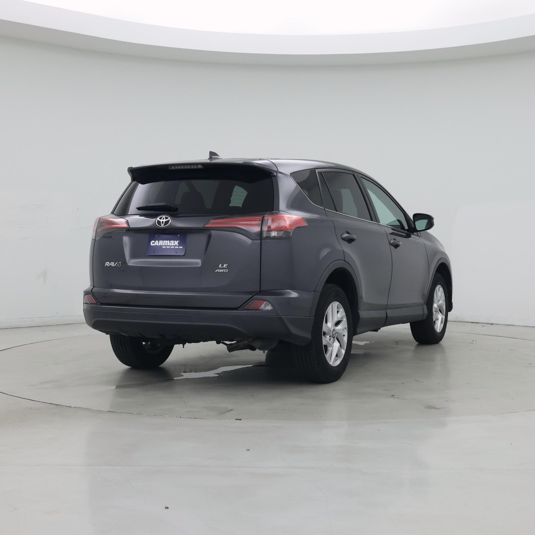 Thumbnail: 2018 Toyota RAV4 - 8