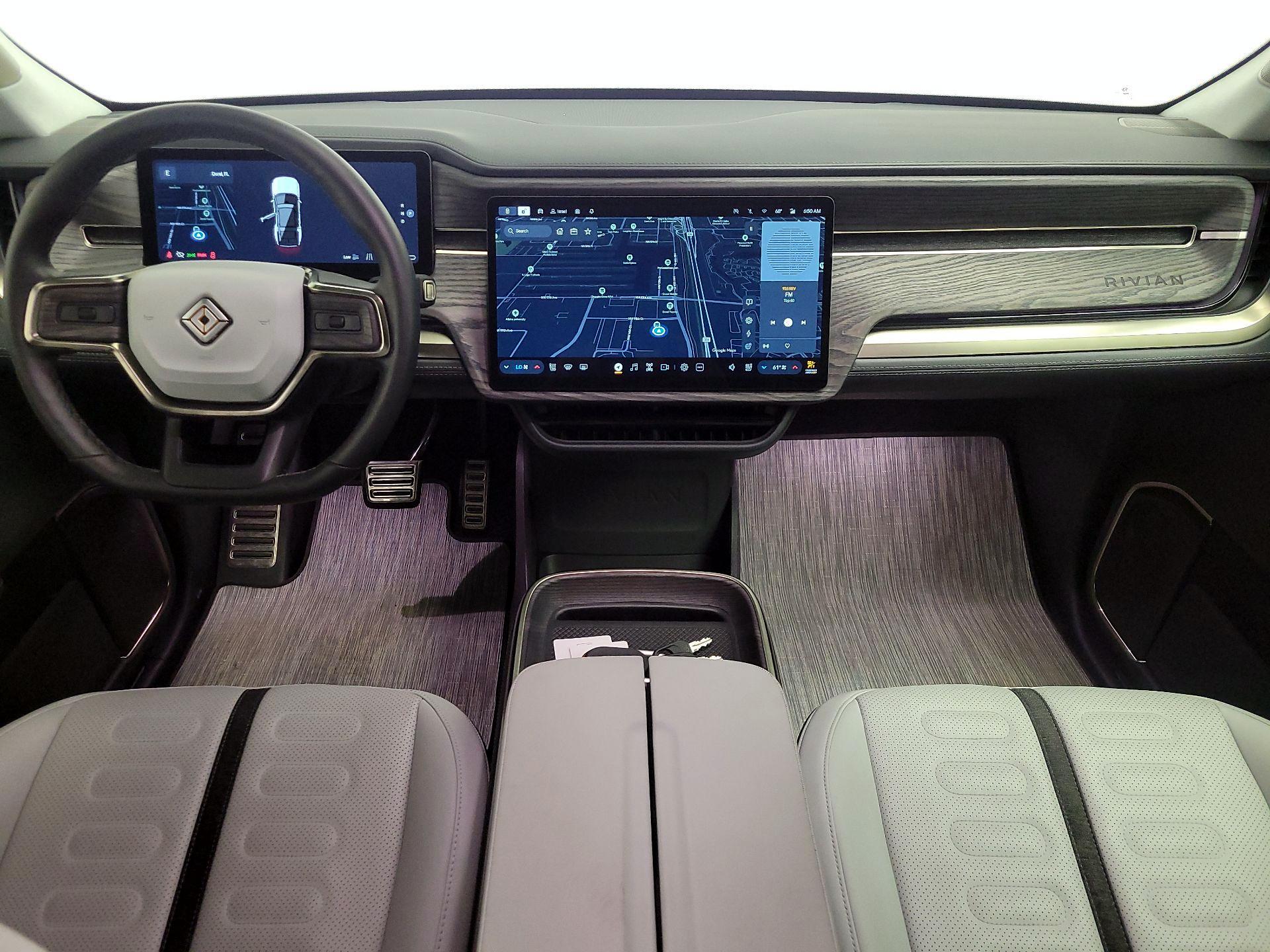 Thumbnail: 2023 Rivian R1S - 9