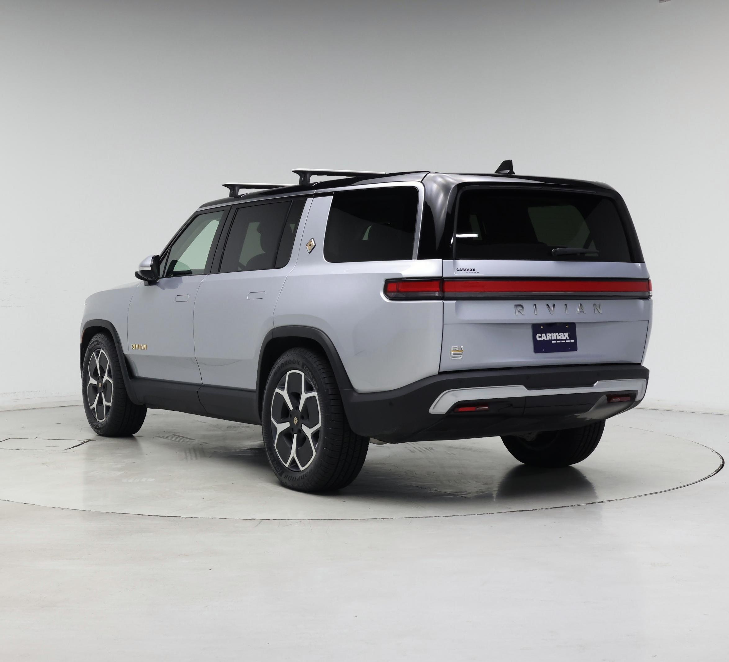 Thumbnail: 2023 Rivian R1S - 2
