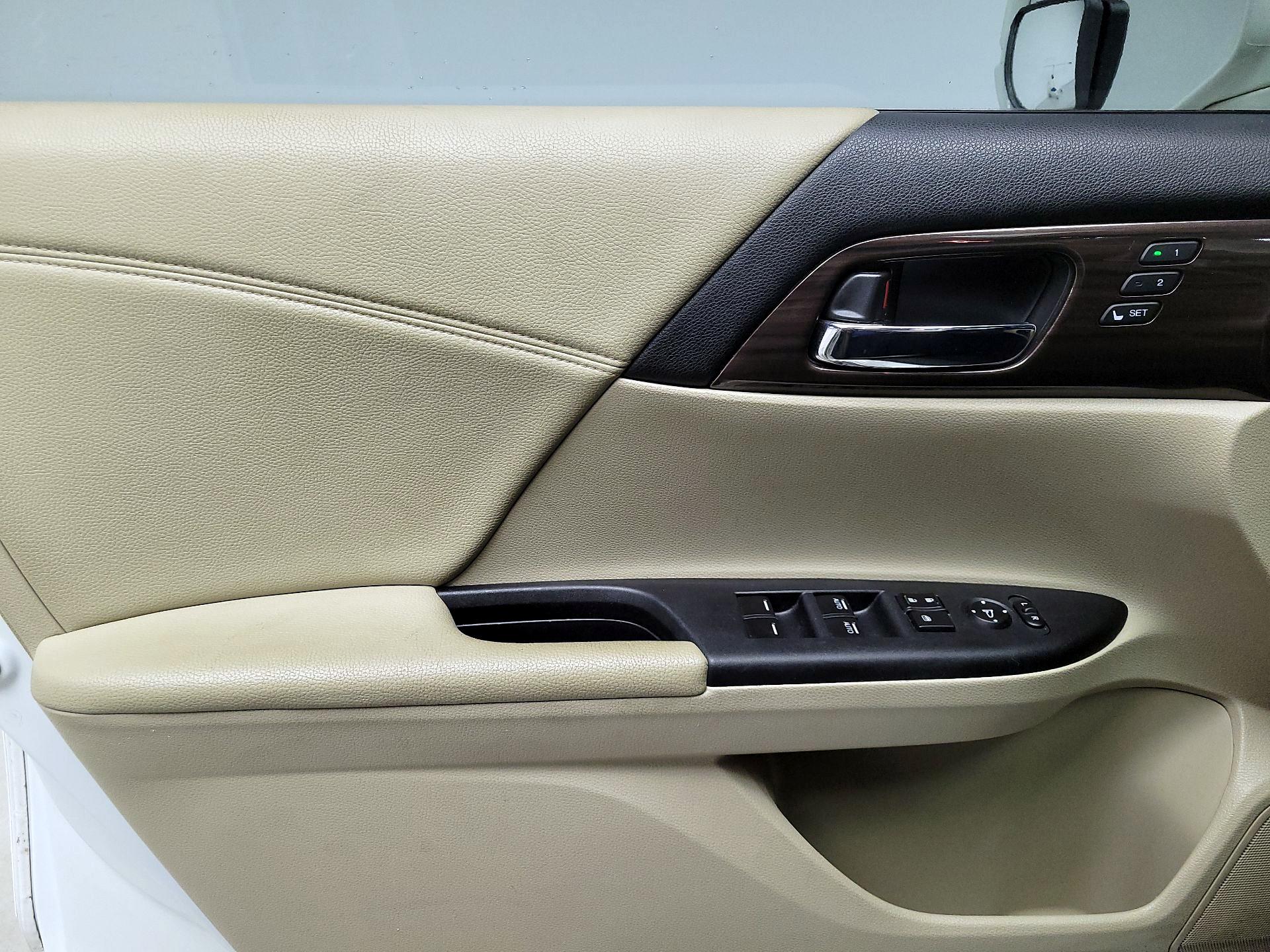 Thumbnail: 2017 Honda Accord - 12