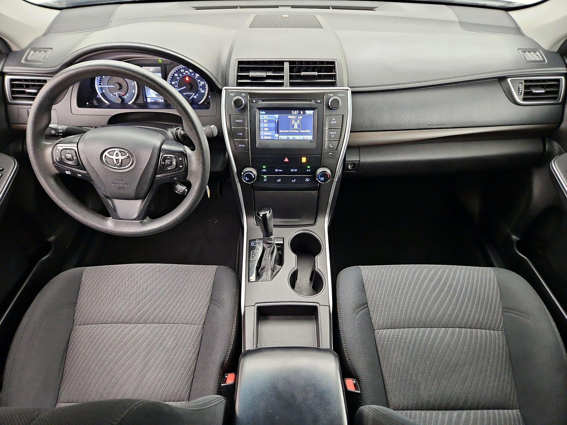 Thumbnail: 2017 Toyota Camry - 9