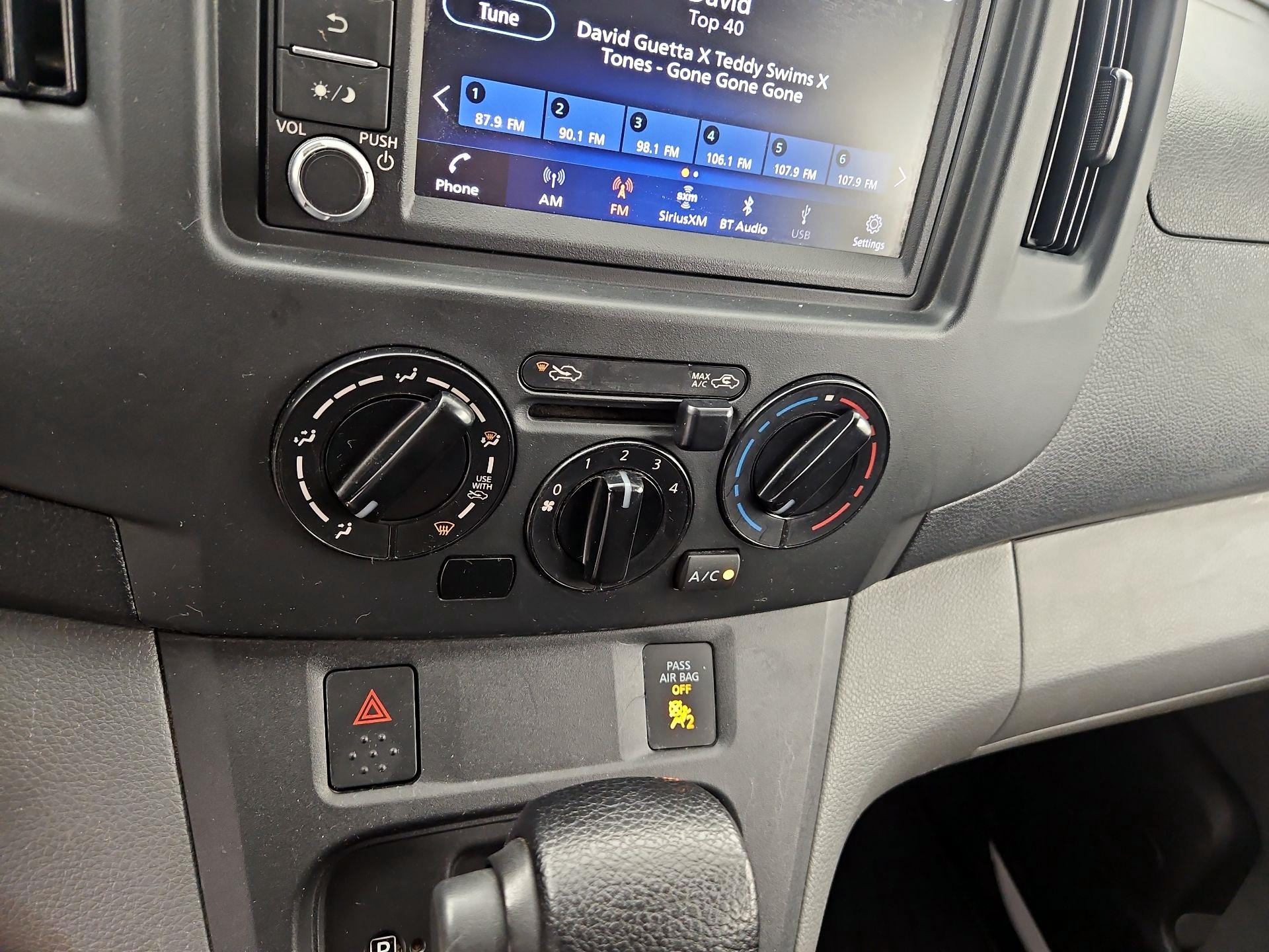 Thumbnail: 2020 Nissan NV200 - 16