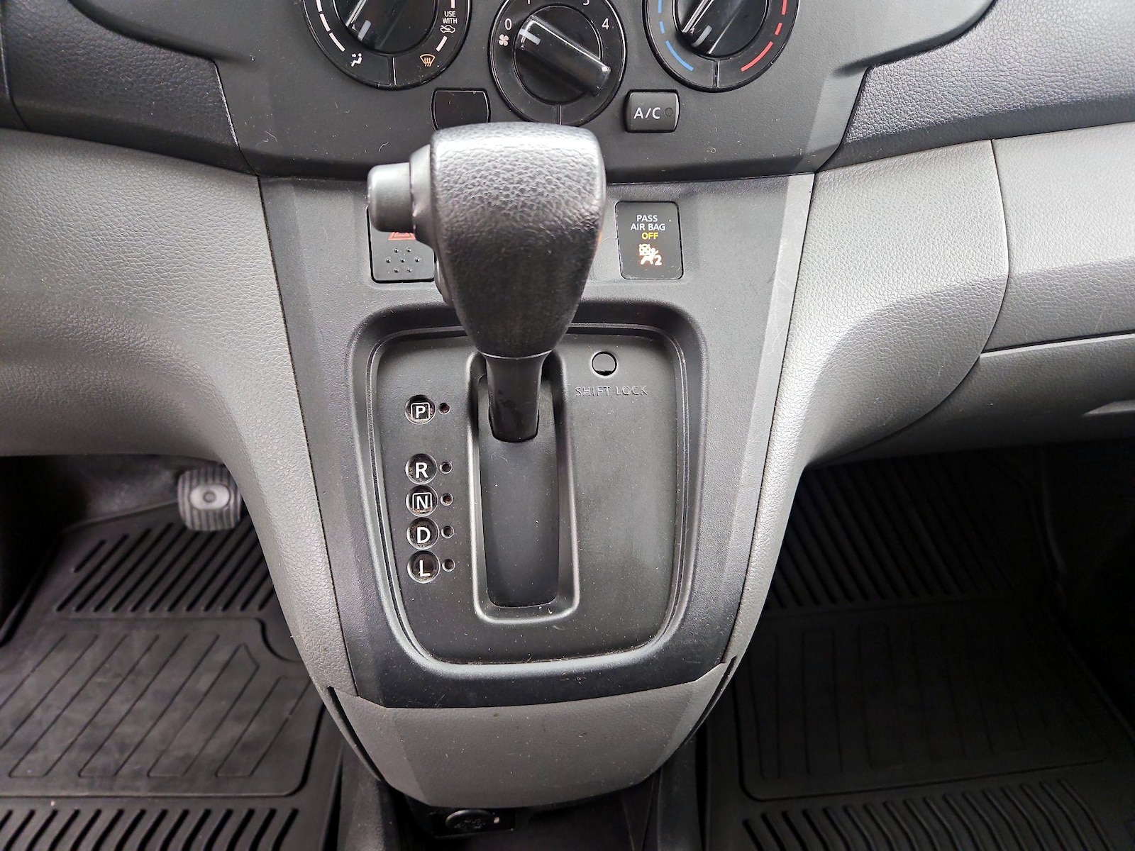 2020 Nissan NV200 S - Photo 18