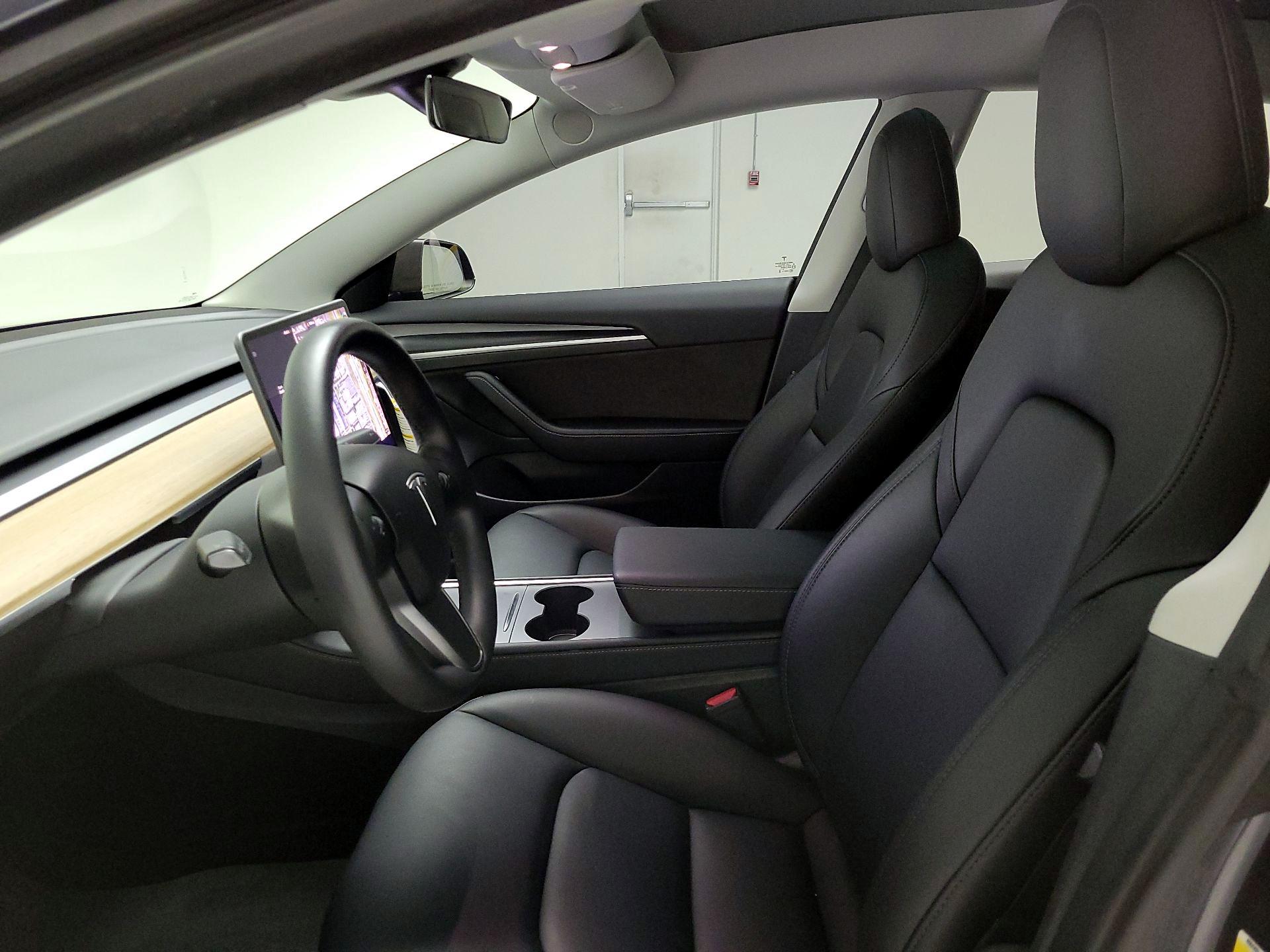 Thumbnail: 2023 Tesla Model 3 - 11