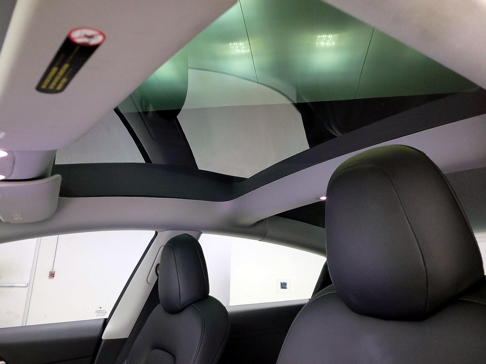 Thumbnail: 2023 Tesla Model 3 - 18