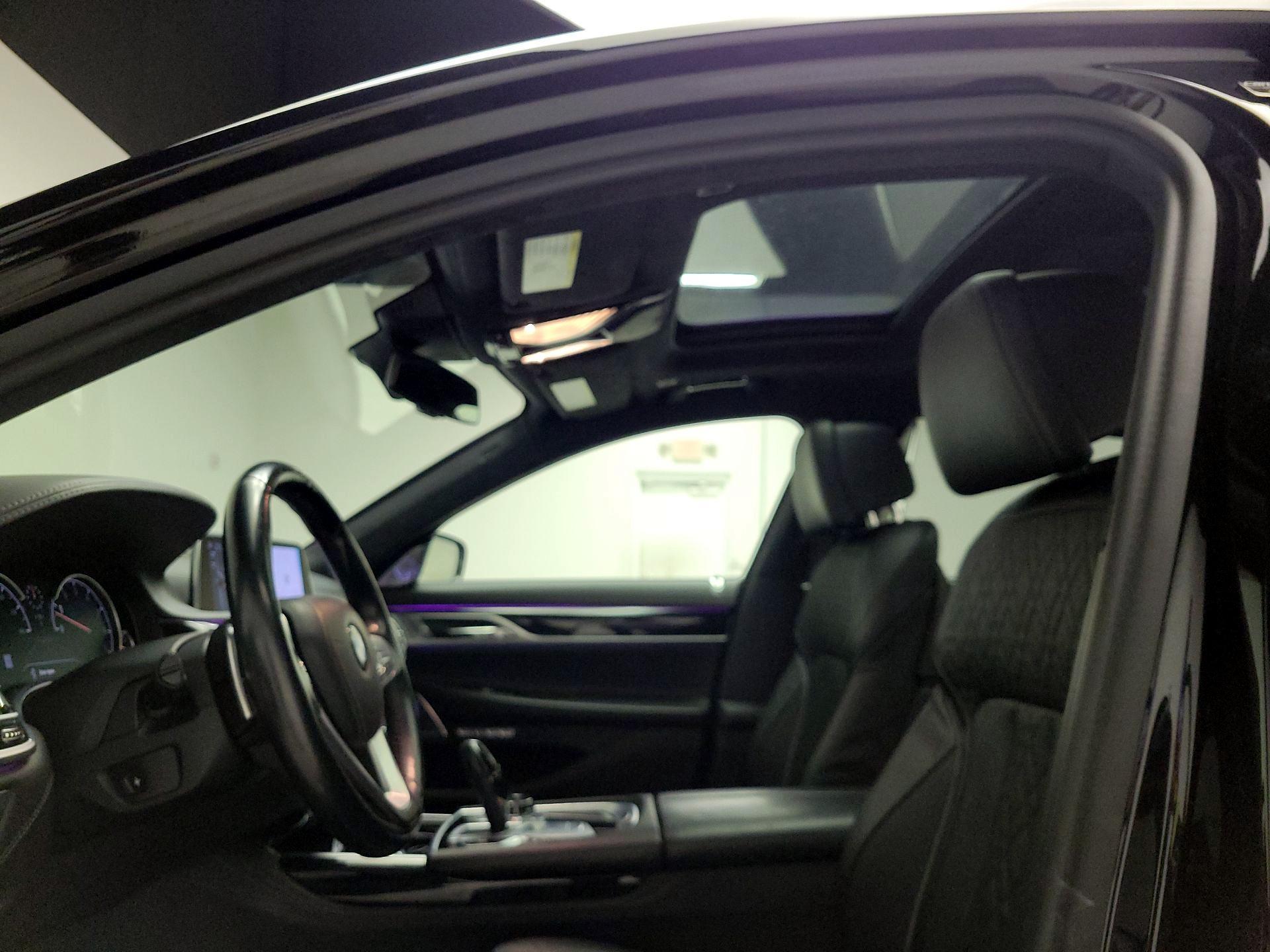 Thumbnail: 2017 BMW 7 Series - 20
