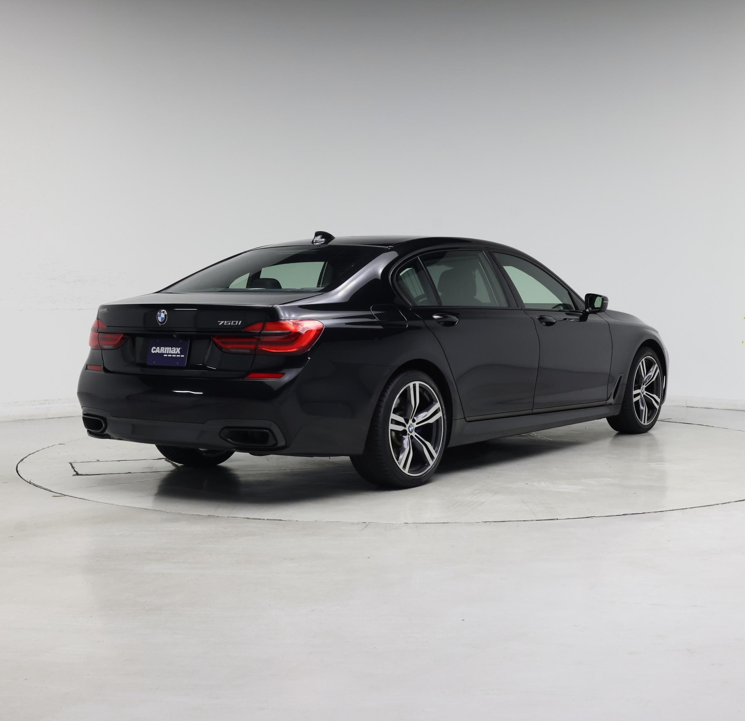 Thumbnail: 2017 BMW 7 Series - 8