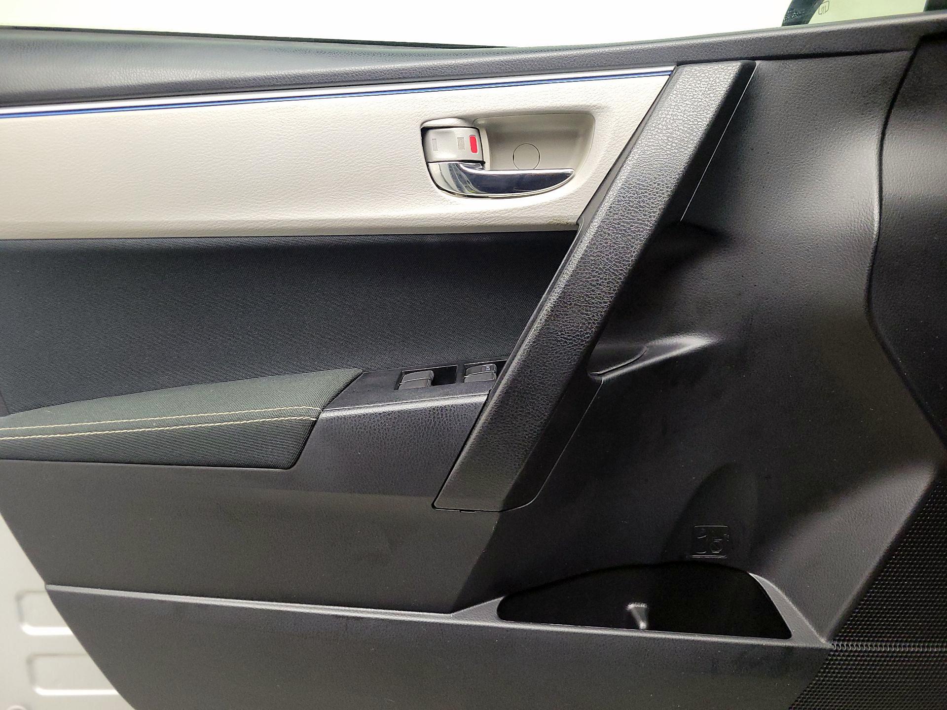Thumbnail: 2016 Toyota Corolla - 12