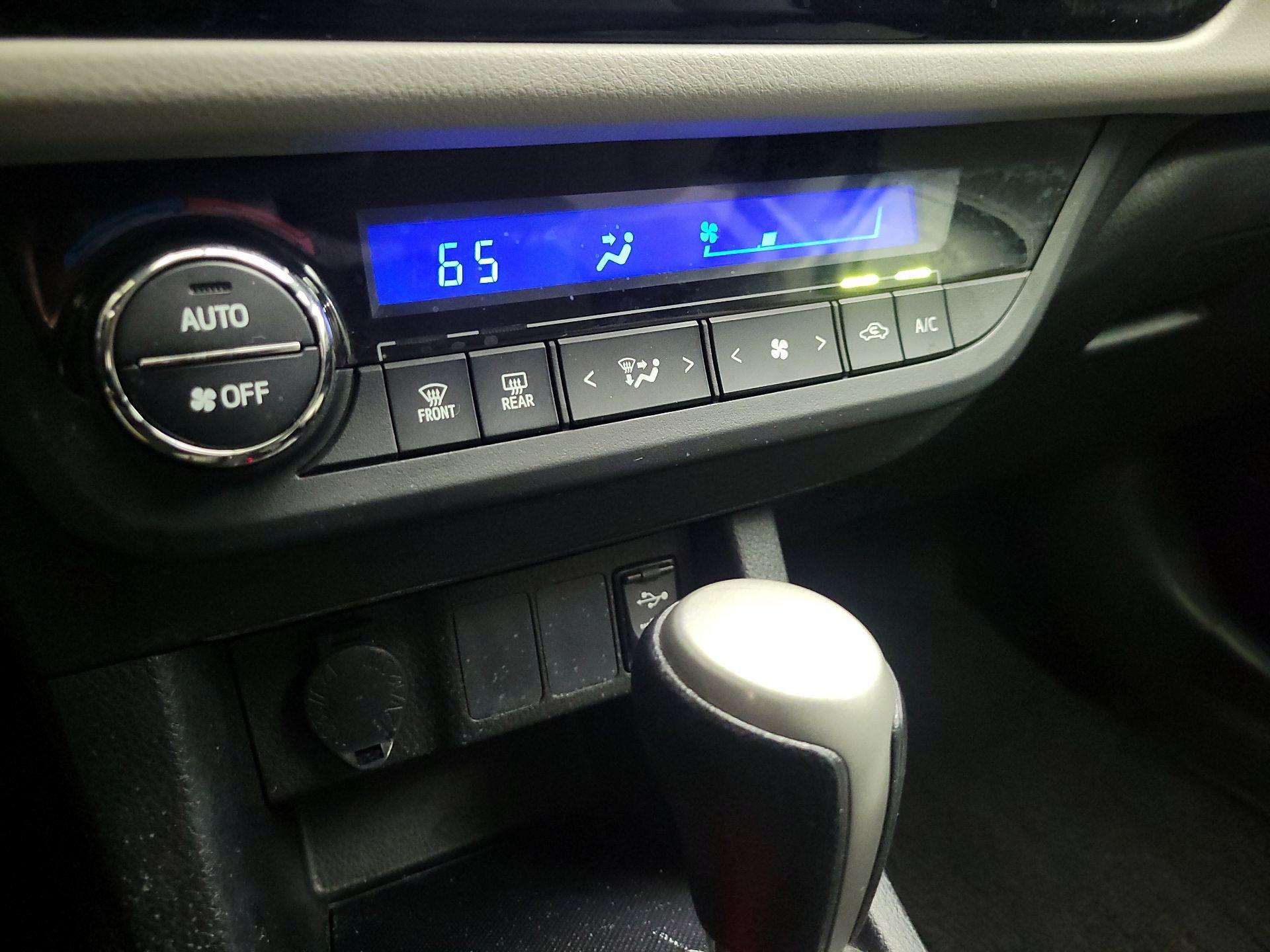 Thumbnail: 2016 Toyota Corolla - 16