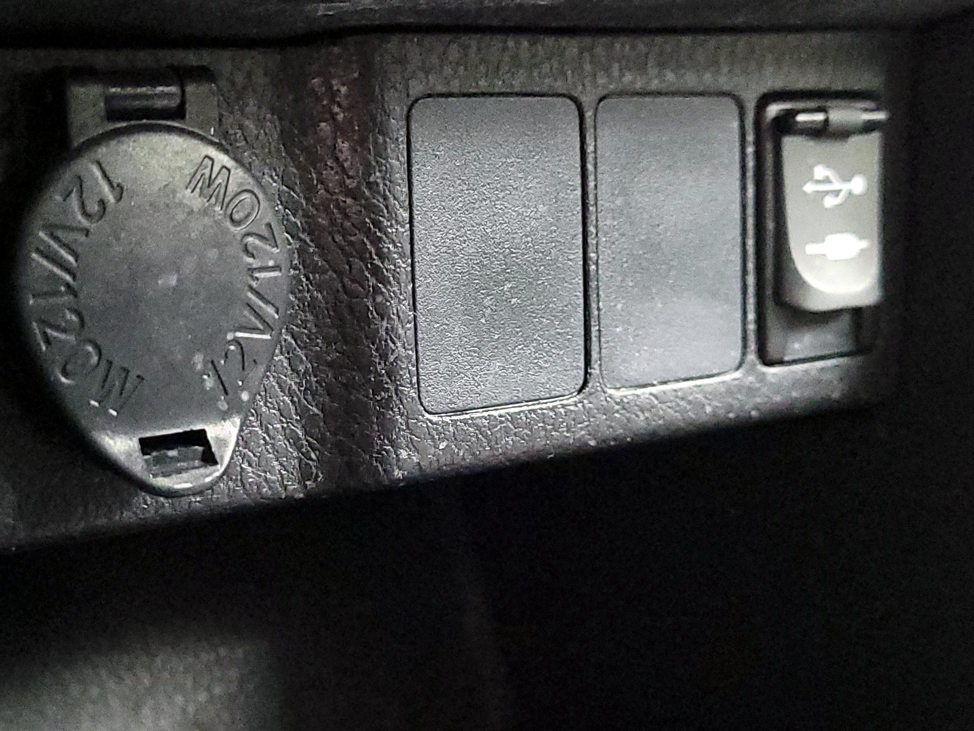 Thumbnail: 2016 Toyota Corolla - 18