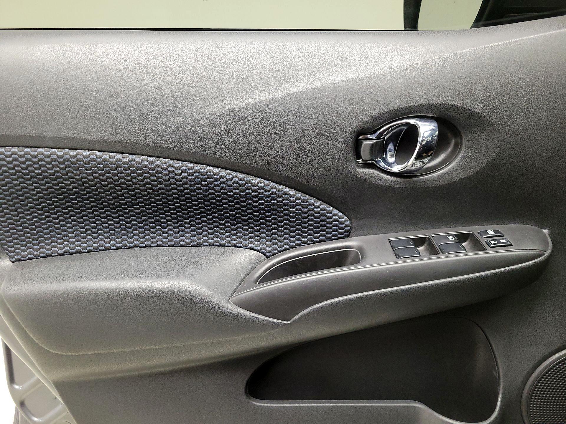 Thumbnail: 2016 Nissan Versa Note - 12