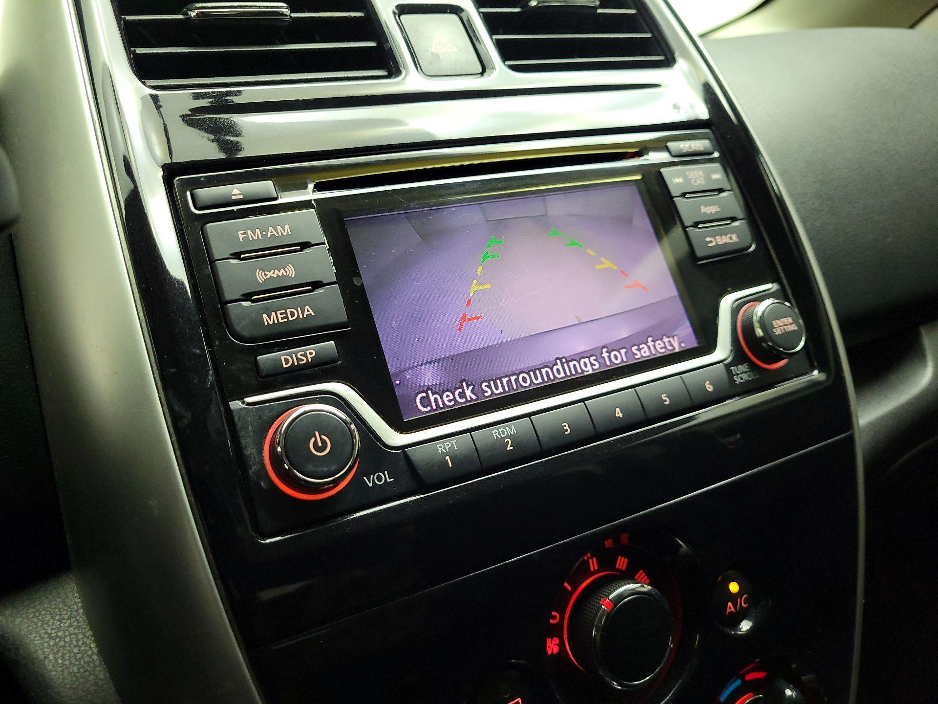 Thumbnail: 2016 Nissan Versa Note - 14