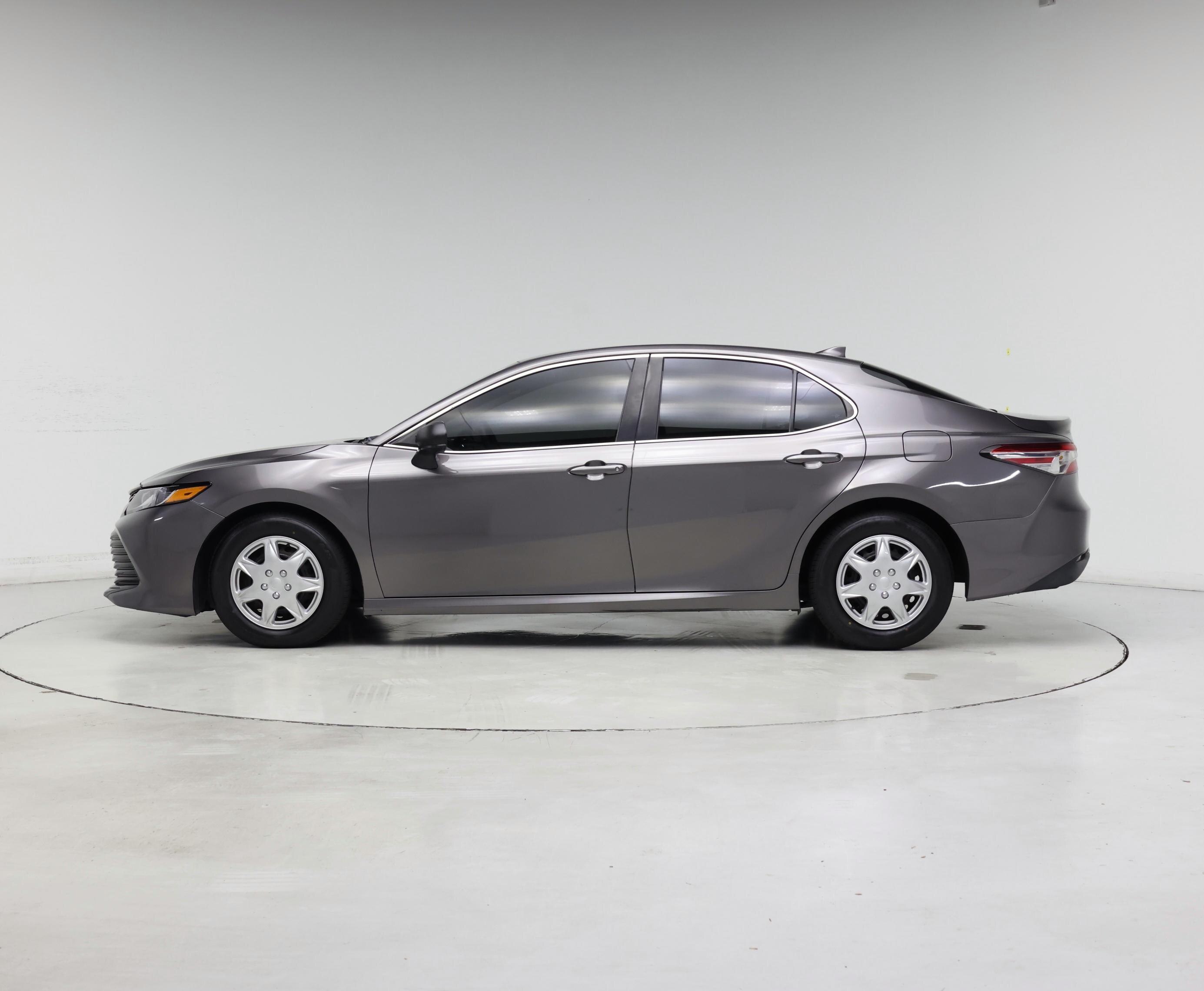 Thumbnail: 2019 Toyota Camry - 3