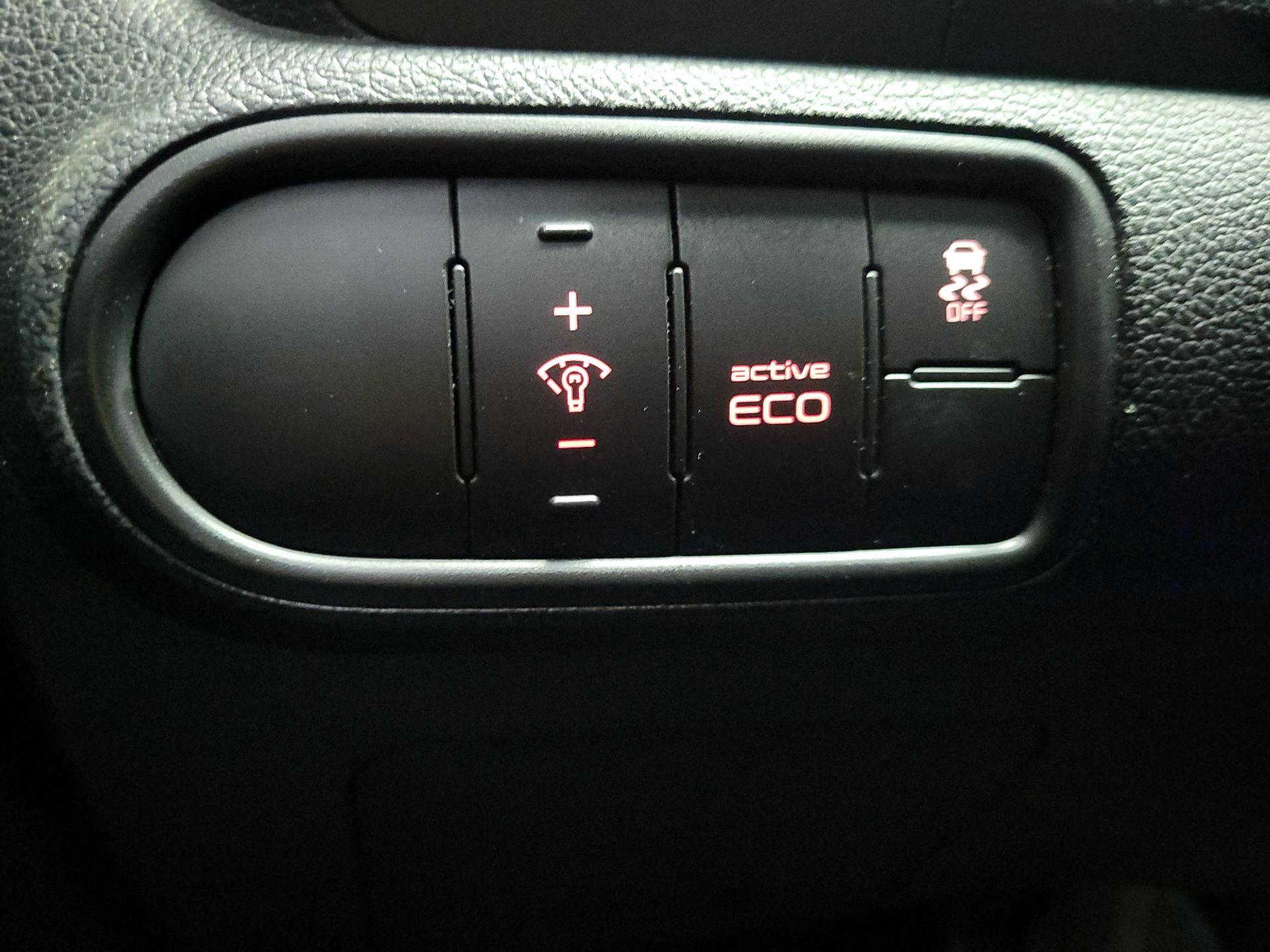 Thumbnail: 2016 Kia Forte - 13