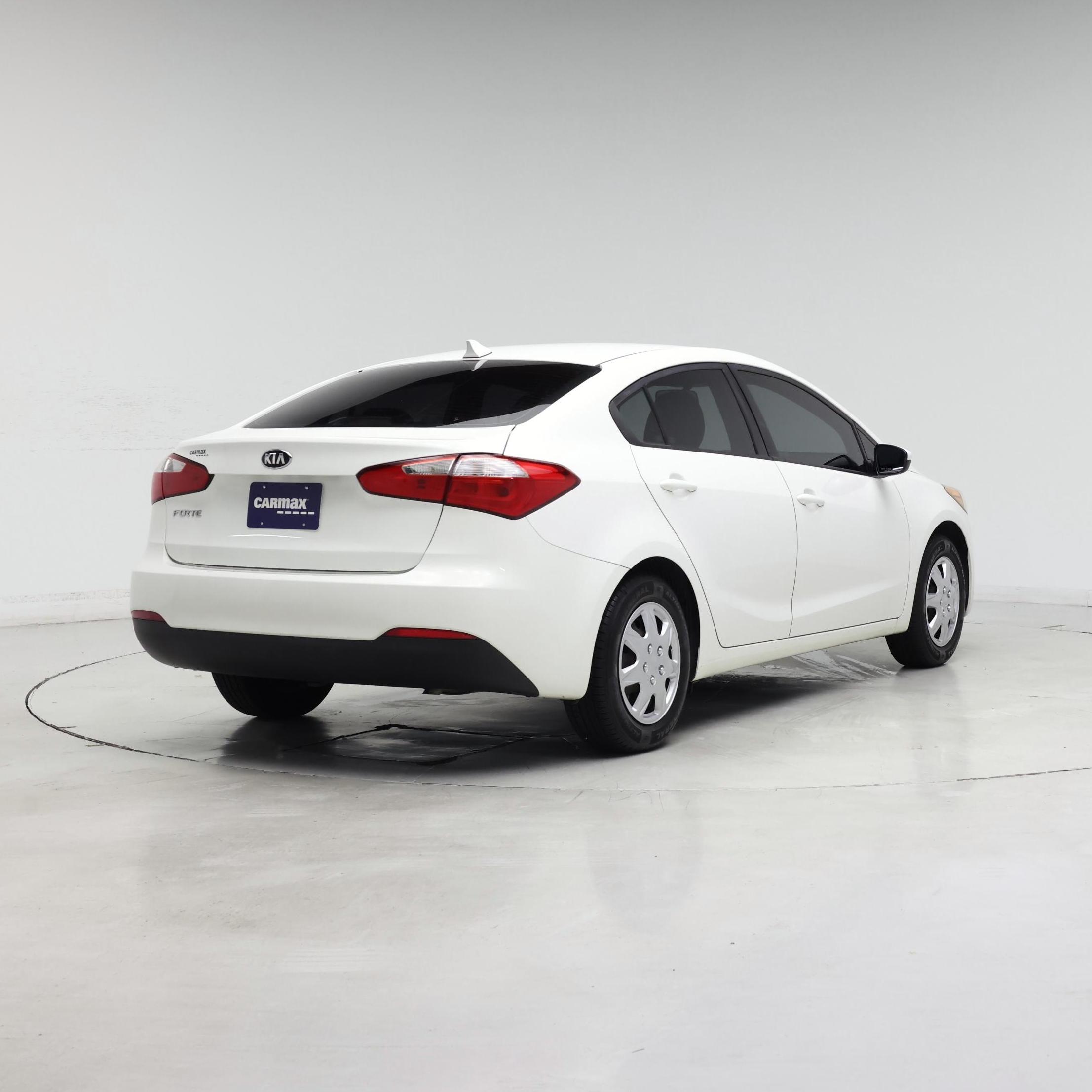 Thumbnail: 2016 Kia Forte - 8